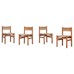 Rare ensemble de quatre chaises danoises en pin dans le style de Charlotte Perriand, années 1960