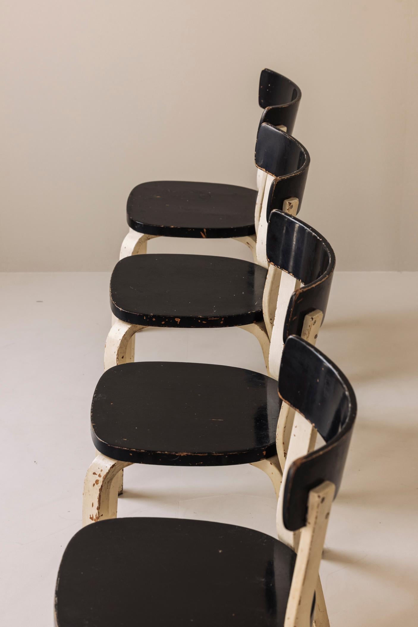 Rare ensemble de quatre chaises Model 69 de Alvar Aalto+Aalto, Finlande 1935. en vente 3