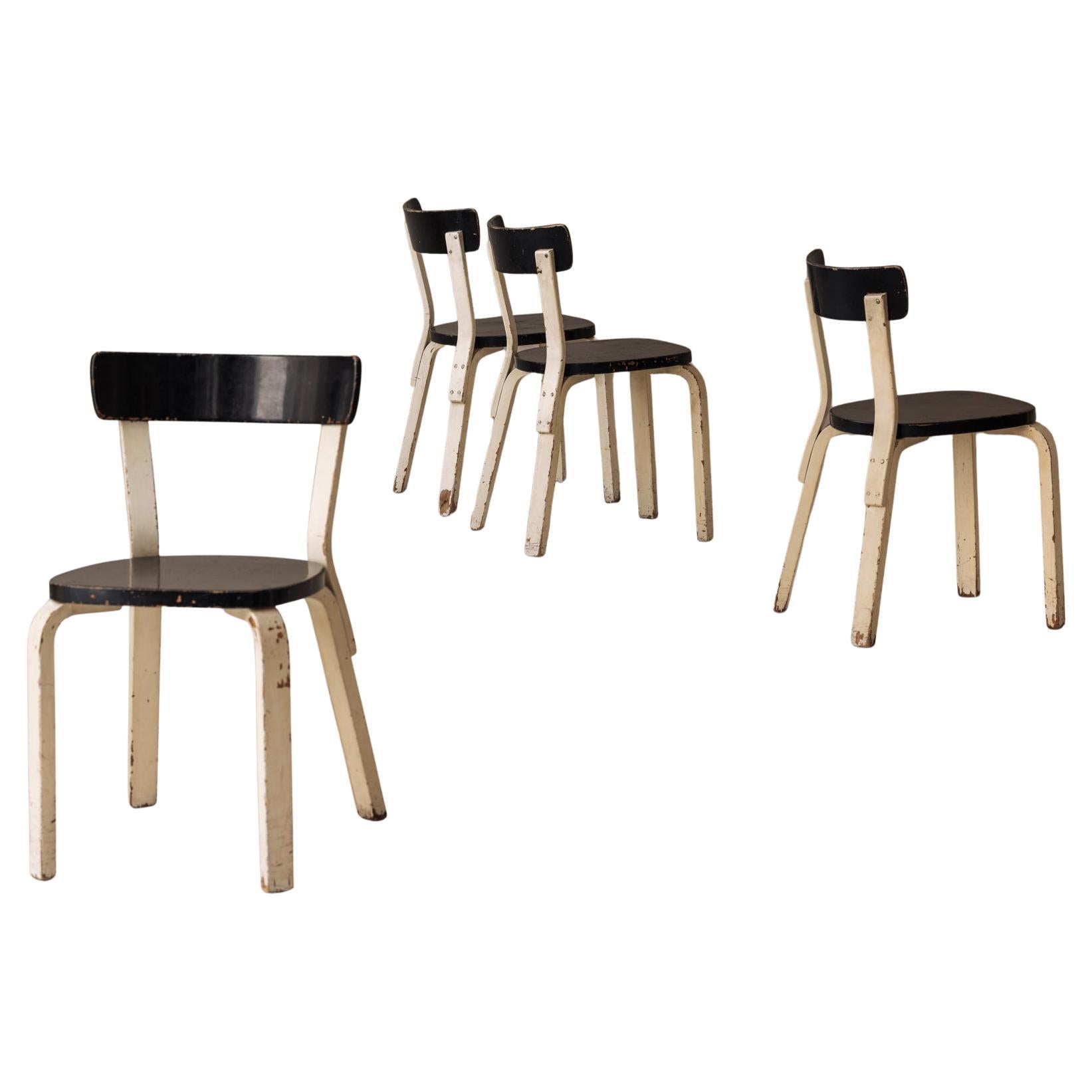 Rare ensemble de quatre chaises Model 69 de Alvar Aalto+Aalto, Finlande 1935. en vente