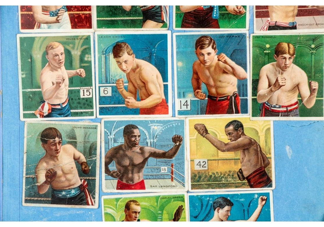 Rare ensemble de quatre cartes de boxe et de sport anciennes encadrées en vente 2