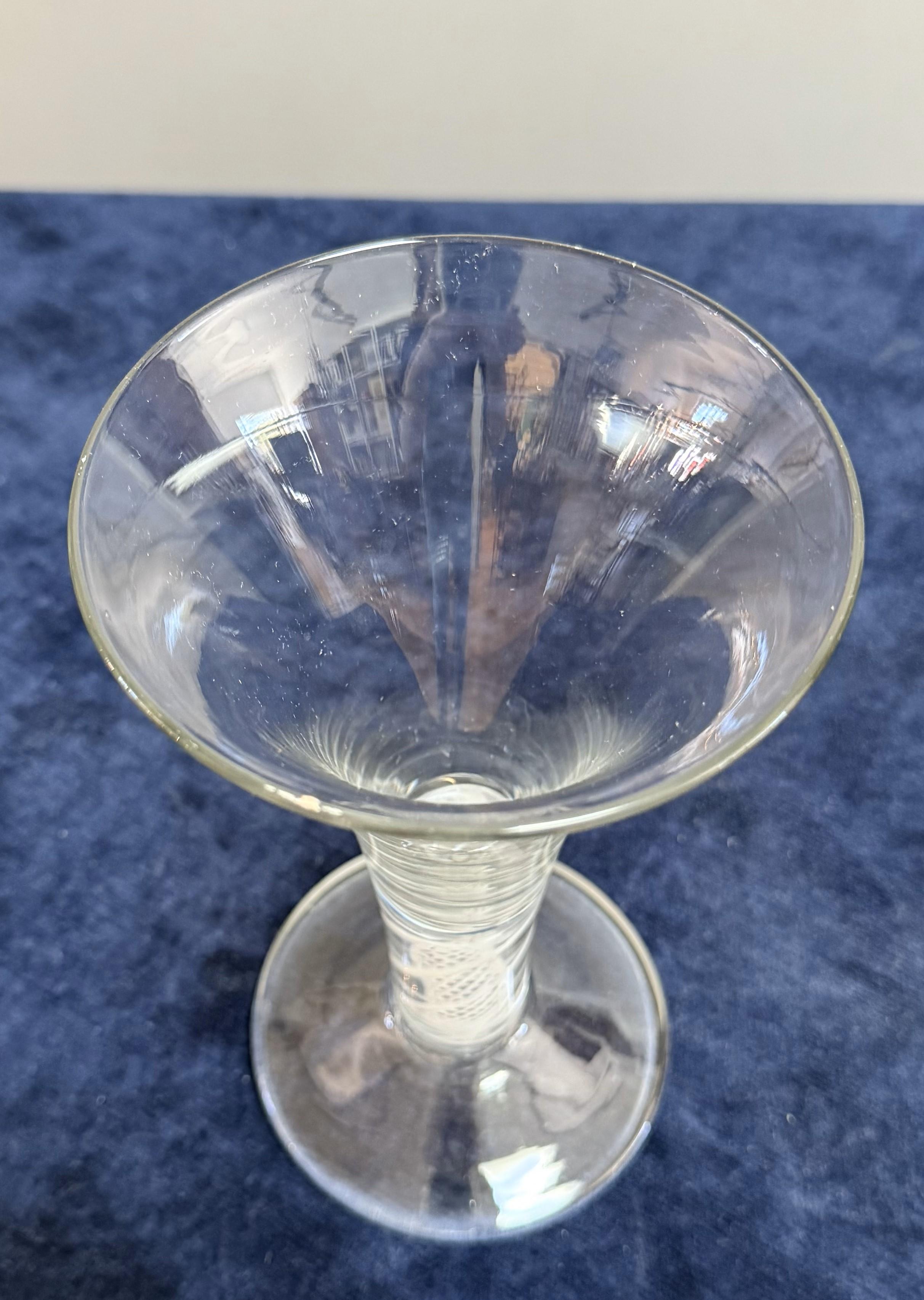 Rare ensemble de verres à vin anglais en cristal George III en vente 1