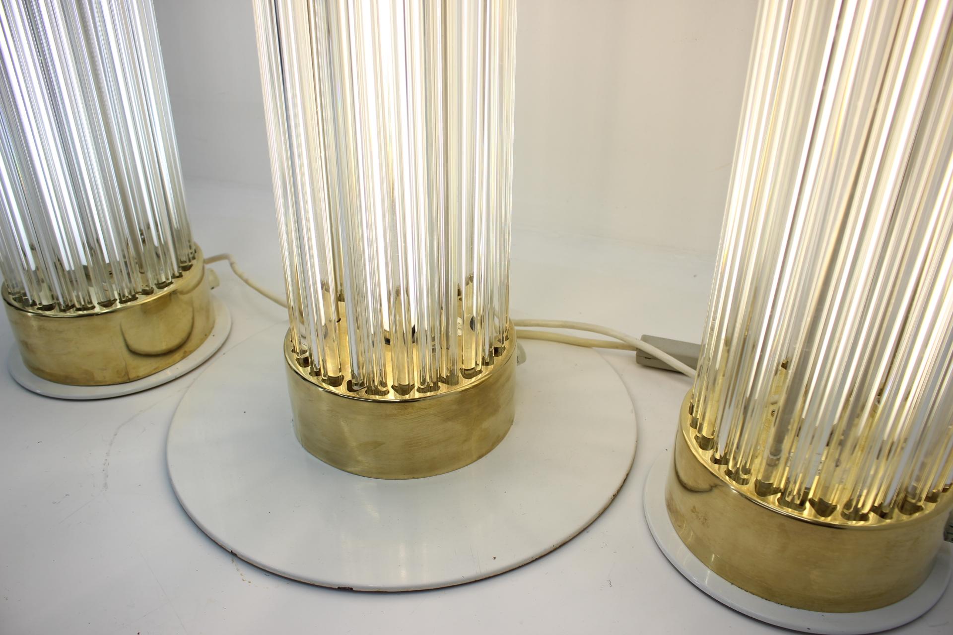 Laiton Rare ensemble de lampadaires en verre et laiton par Kamenicky Senov/Preciosa, années 1960 en vente
