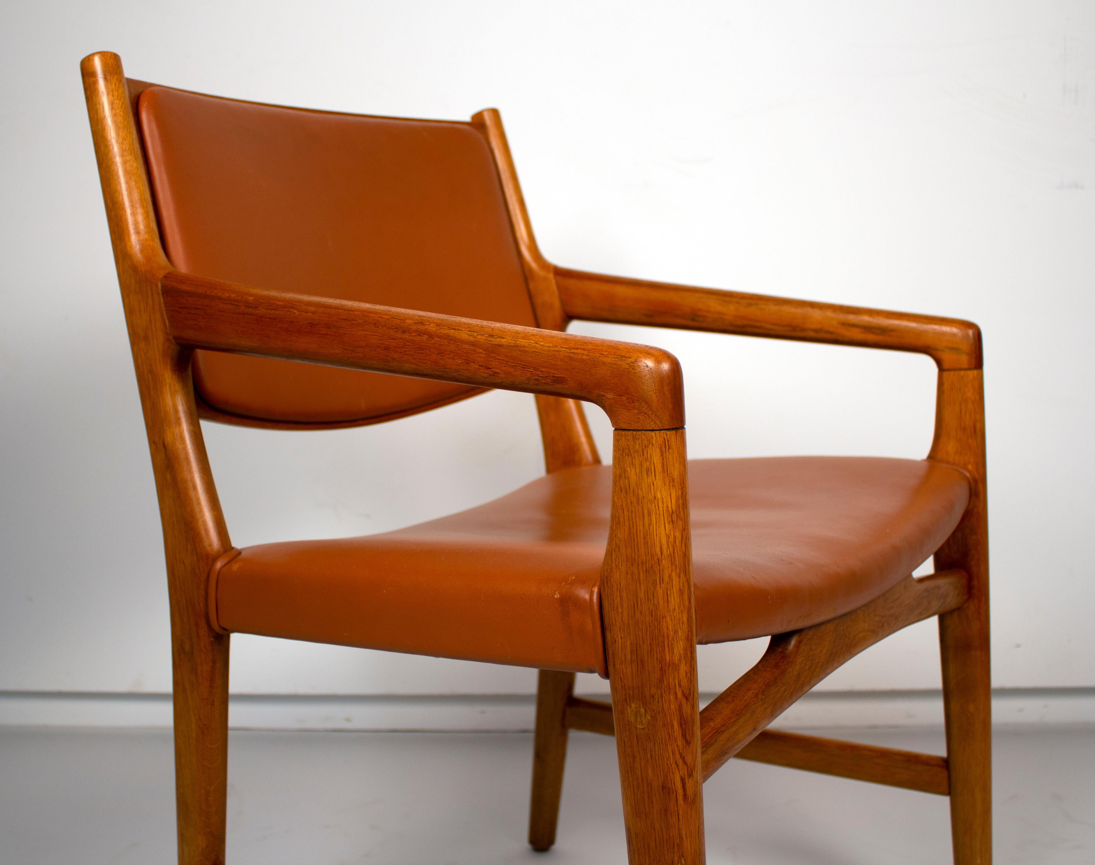 Rare Set of Hans J. Wegner Armchairs from Magasin du Nord For Sale 5