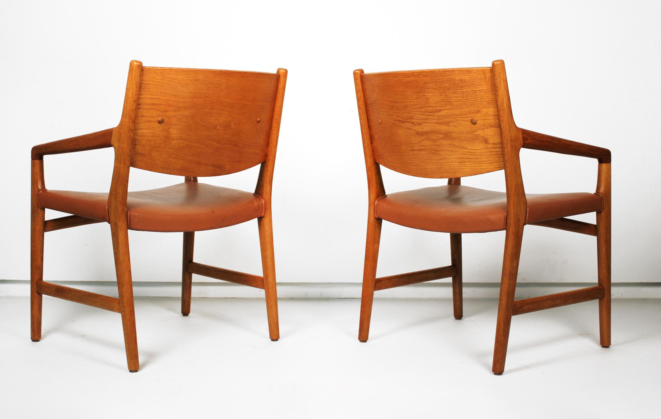 Rare Set of Hans J. Wegner Armchairs from Magasin du Nord In Good Condition For Sale In Dallas, TX