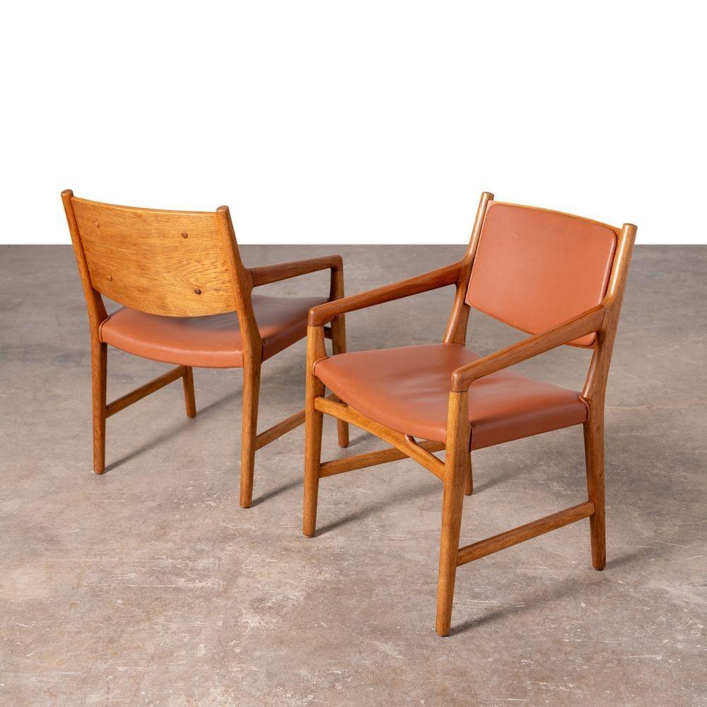 Mid-Century moderno Raro set di poltrone Hans J. Wegner da Magasin du Nord. in vendita