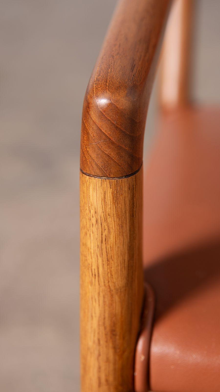 Pelle Raro set di poltrone Hans J. Wegner da Magasin du Nord. in vendita