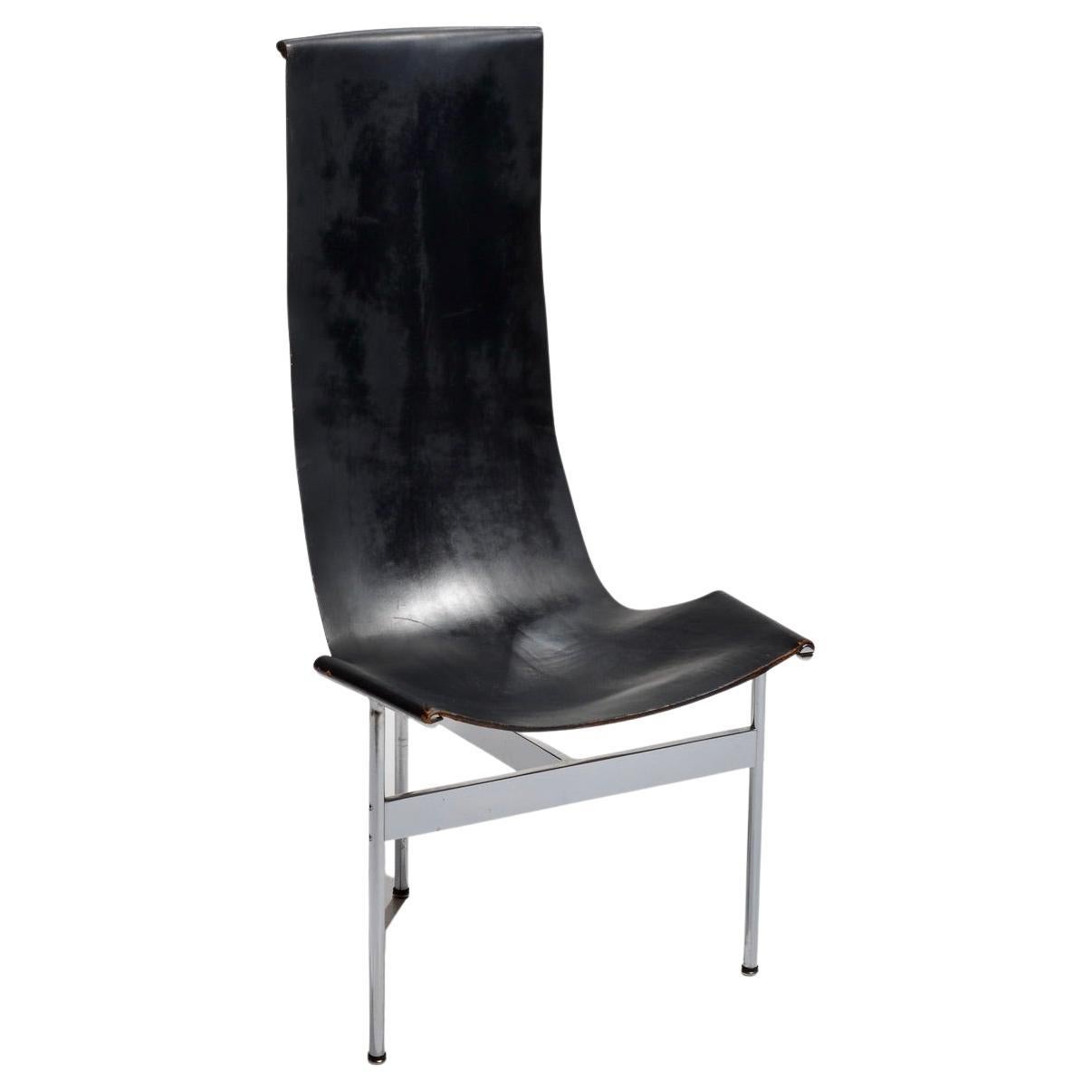 William Katavolos entwarf 1952 in Zusammenarbeit mit Douglas Kelley und Ross Littell den ikonischen Sling-Back T Chair als Teil der skulpturalen New Furniture Serie von Laverne International. Der T Chair befindet sich in den ständigen Sammlungen des