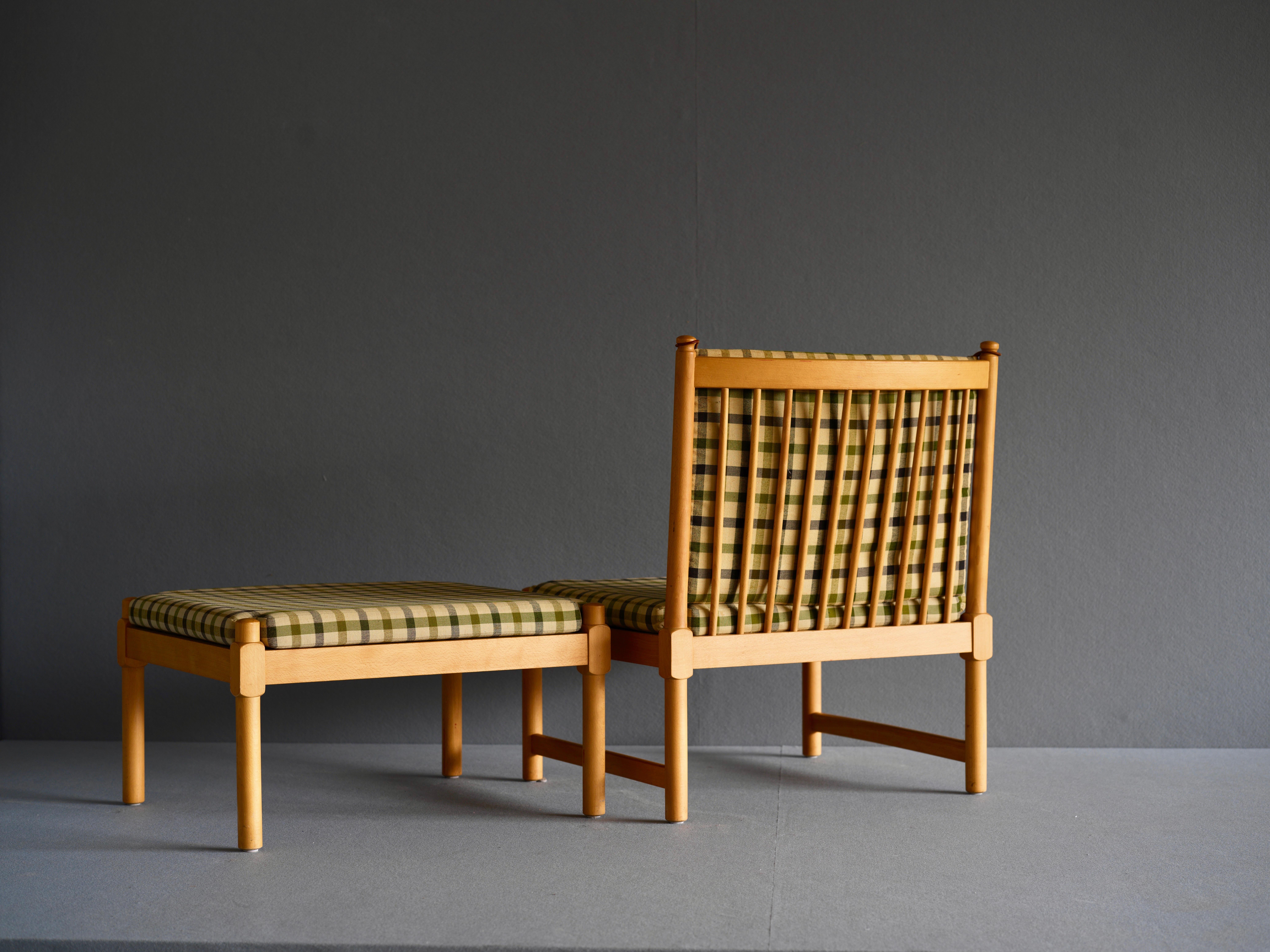 Rare Set of Lounge Chairs and Ottoman by Borge Mogensen for Fritz Hansen In Good Condition For Sale In Singapore, SG