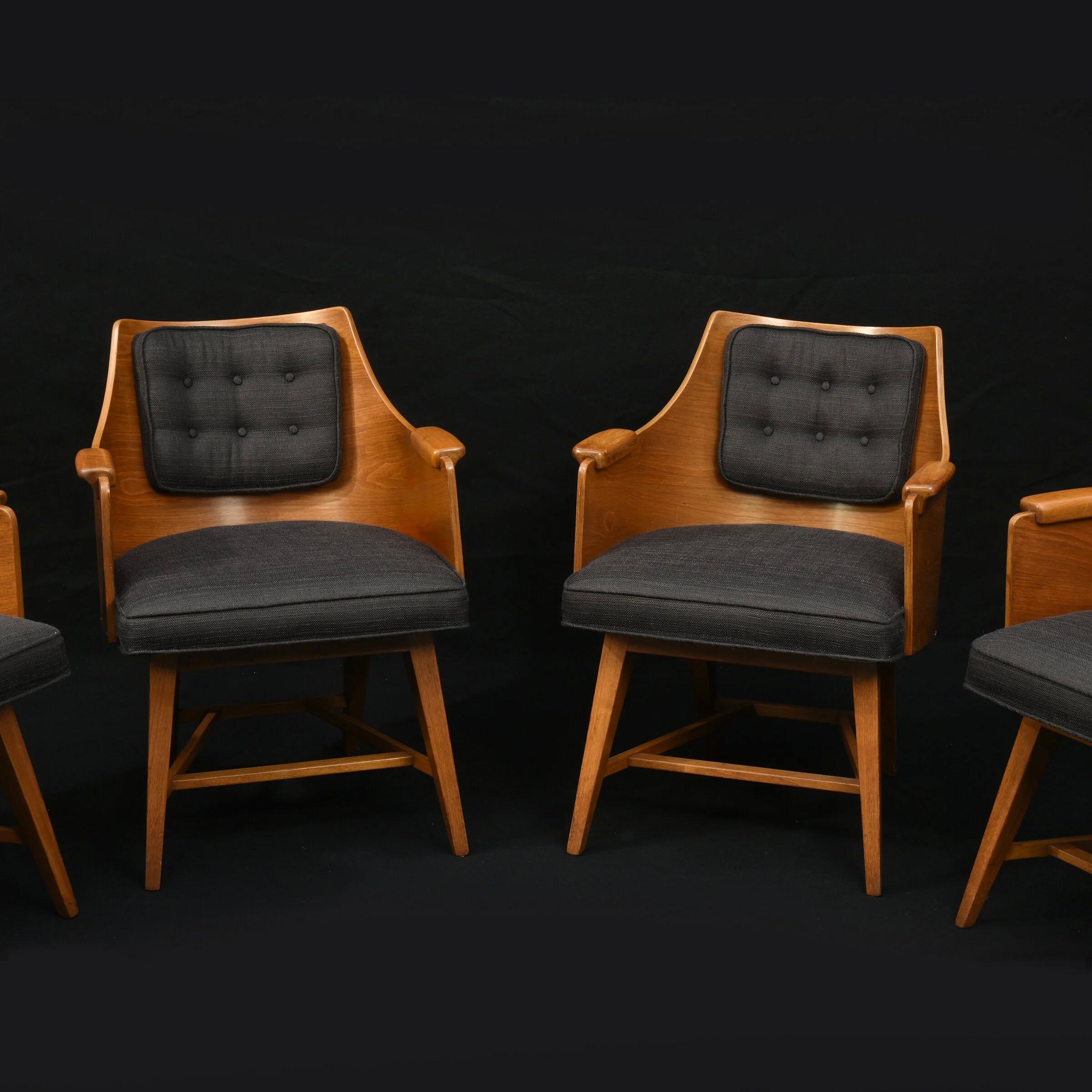 Seltener Satz Loungesessel in Nussbaum von Edward Wormley für Dunbar 1950er Jahre (Mitte des 20. Jahrhunderts) im Angebot