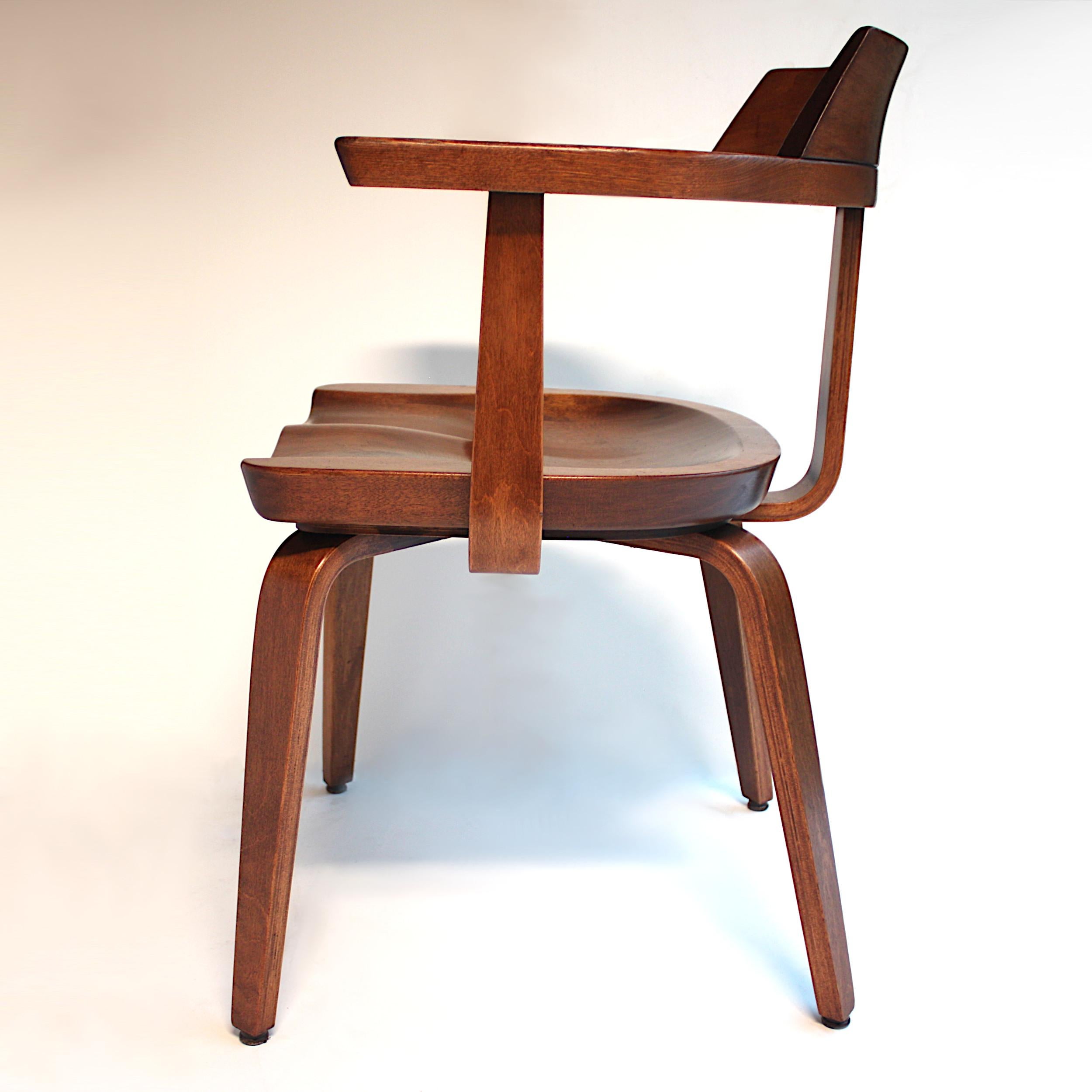 Carved Mid-Century Modern W199 Bent-Wood Chairs by Walter Gropius for Thonet Bauhaus