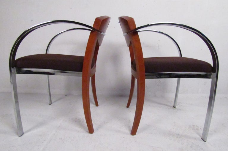 Rare Set of Midcentury Paoli Dining Chairs In Good Condition For Sale In Brooklyn, NY