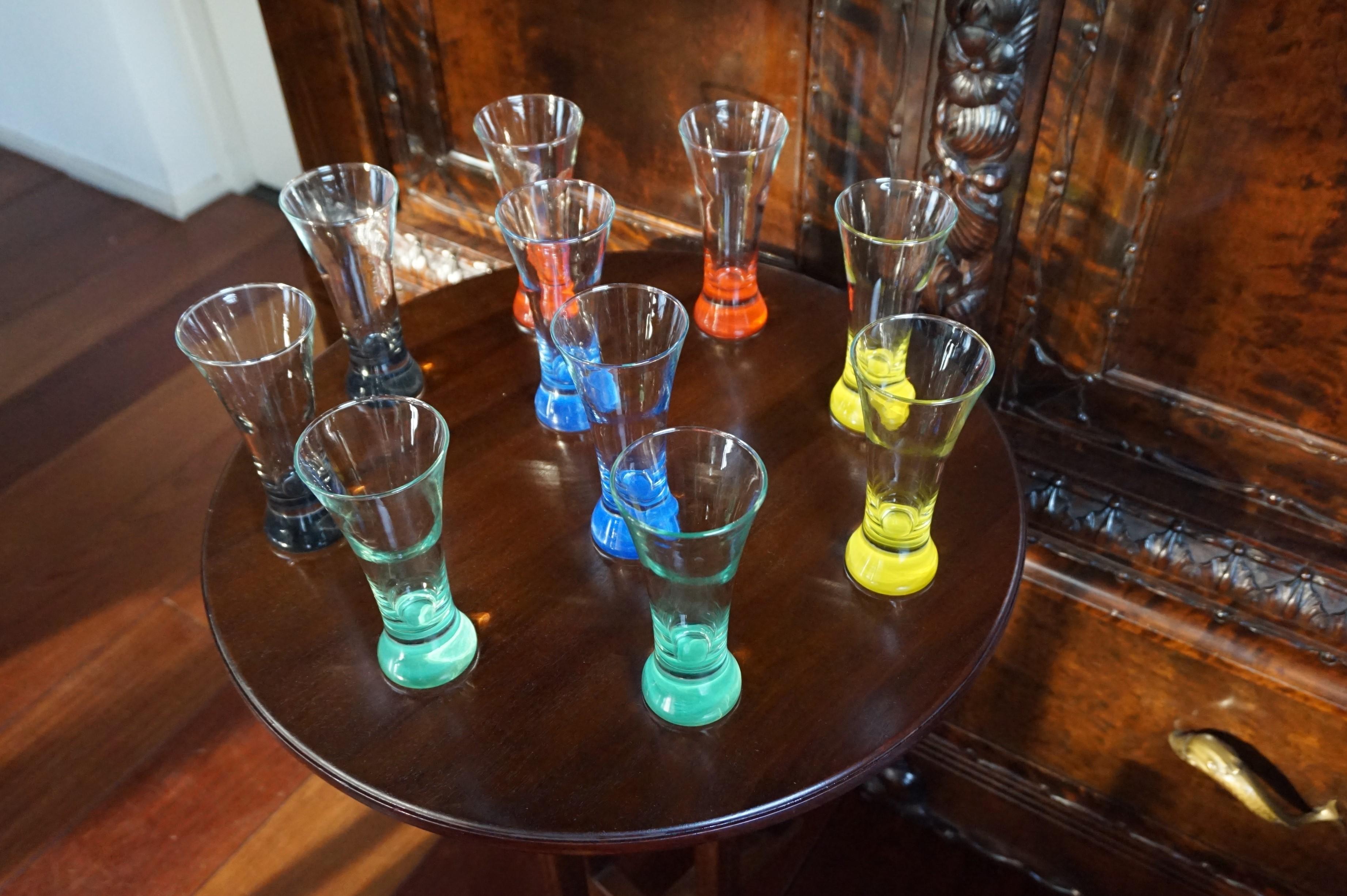 Rare colorful and Stylish Set of Midcentury Modern French Drinking Glasses  For Sale 1