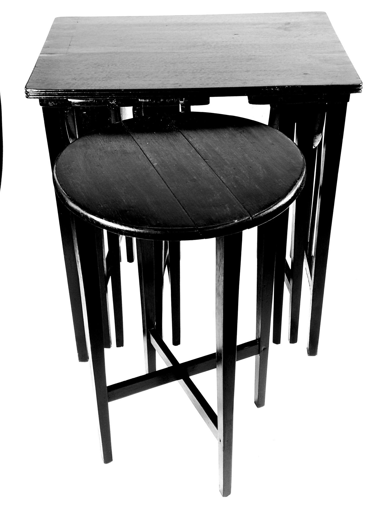 Rare Set of Openable Nesting Tables From Vienna by Mundus, 1910's In Good Condition For Sale In Budapest, HU