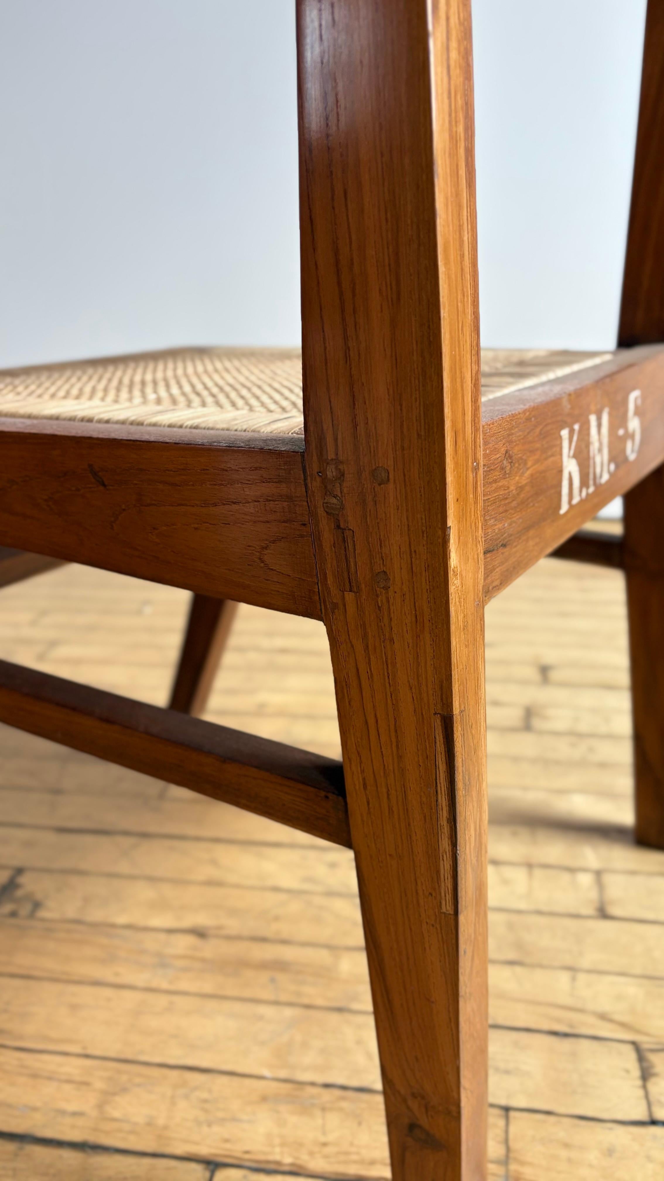 Seltener Satz von Pierre Jeanneret-Stühlen, Modell PJ-SI-15-A im Angebot 6