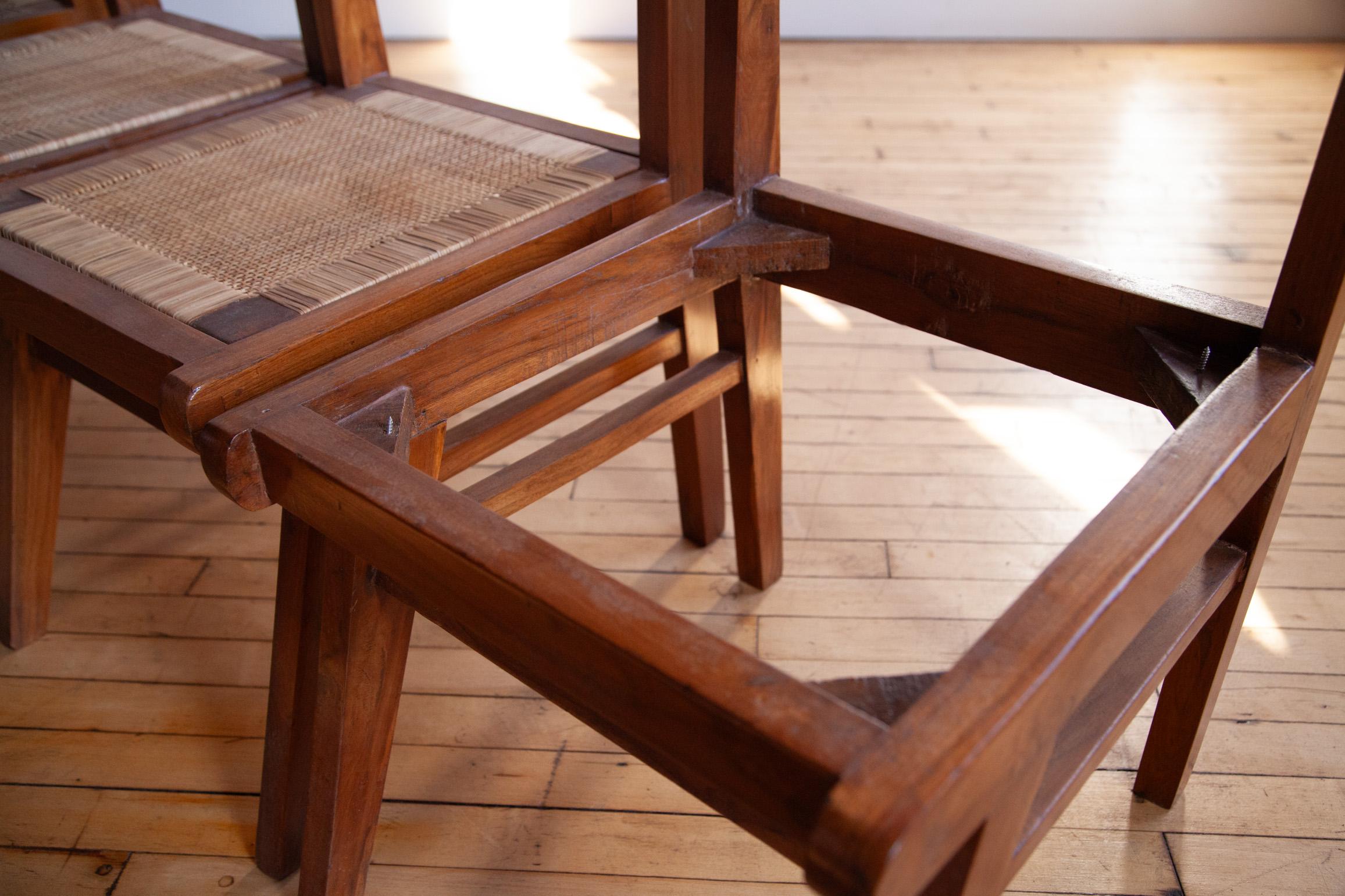 Rare ensemble de chaises Pierre Jeanneret, modèle PJ-SI-15-A Bon état - En vente à New York, NY