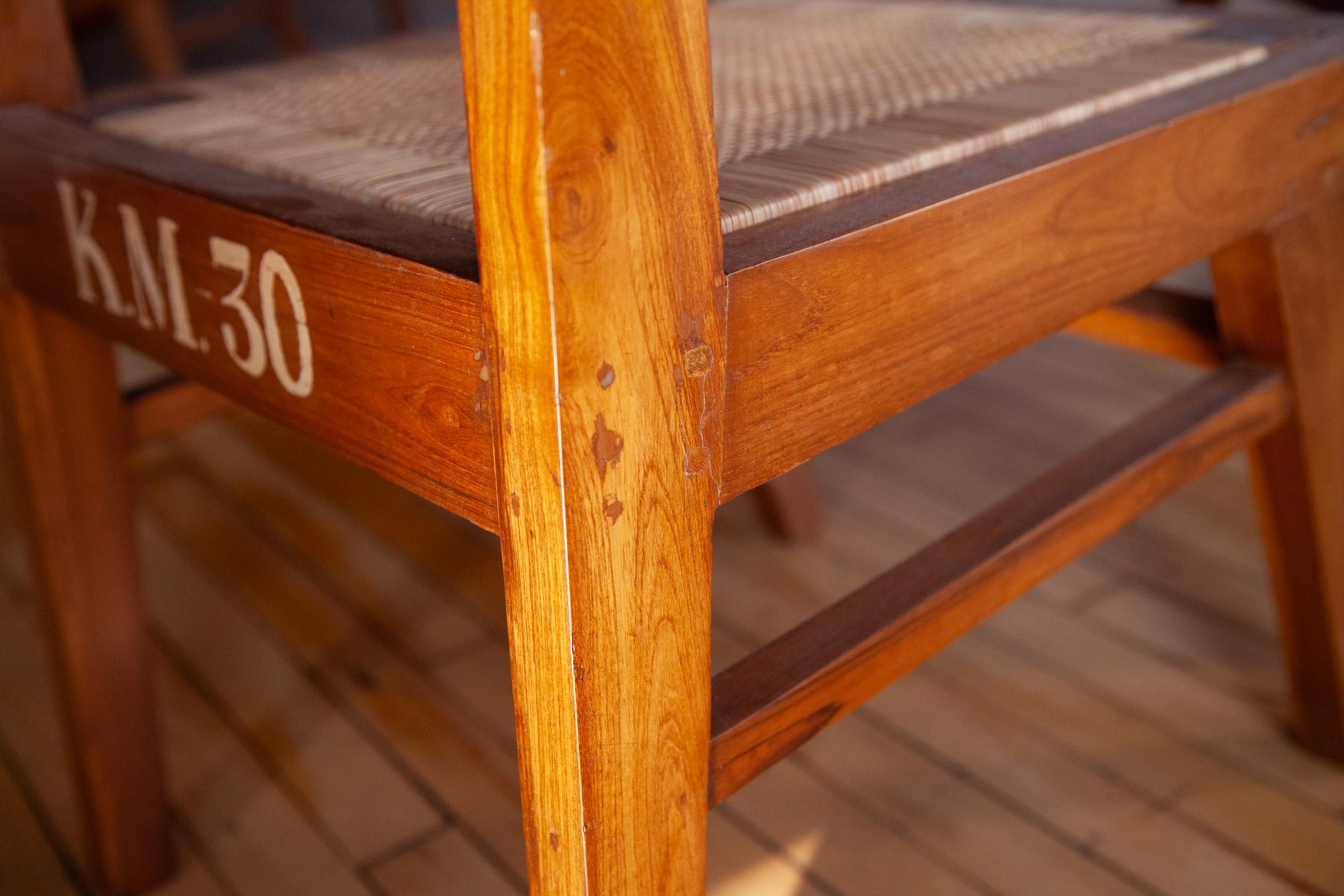 20ième siècle Rare ensemble de chaises Pierre Jeanneret, modèle PJ-SI-15-A en vente