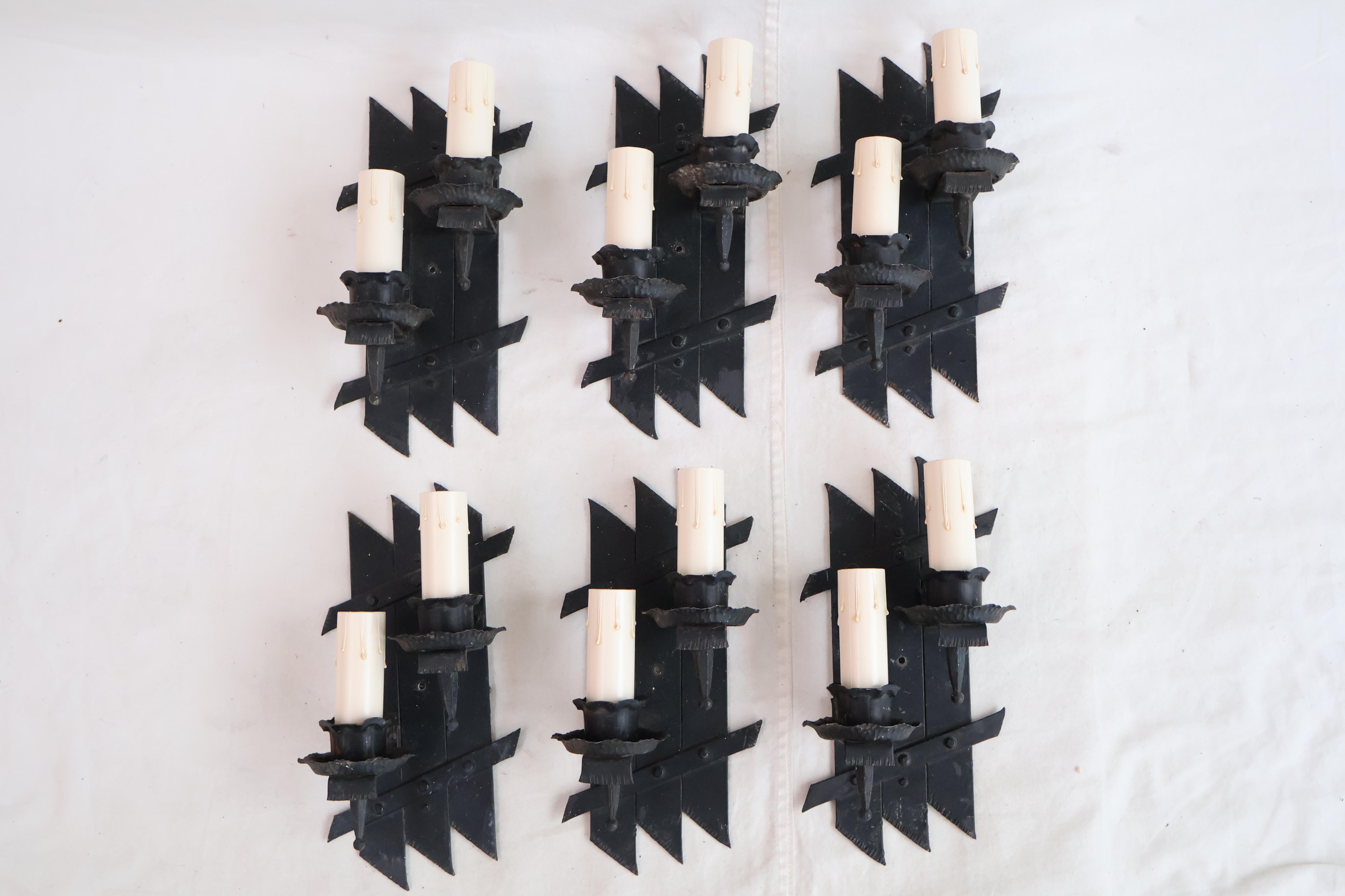 Fatto a mano raro set di sei appliques in ferro del 1900 in vendita