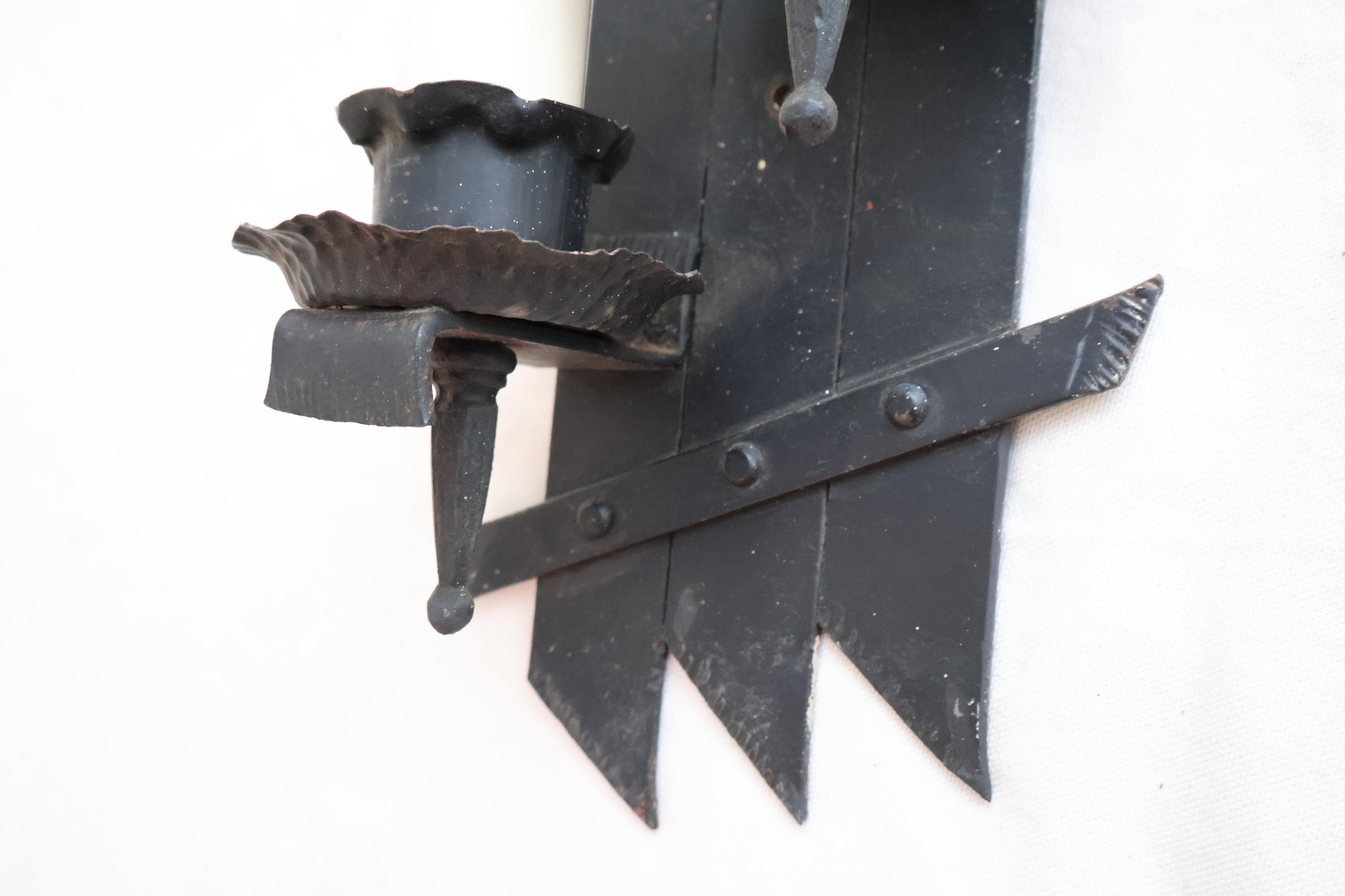 raro set di sei appliques in ferro del 1900 In condizioni buone in vendita a Los Angeles, CA