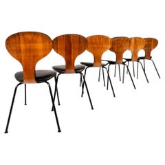 Rare ensemble de six (6) chaises de salle à manger en bois cintré avec bases en métal de Norman Cherner