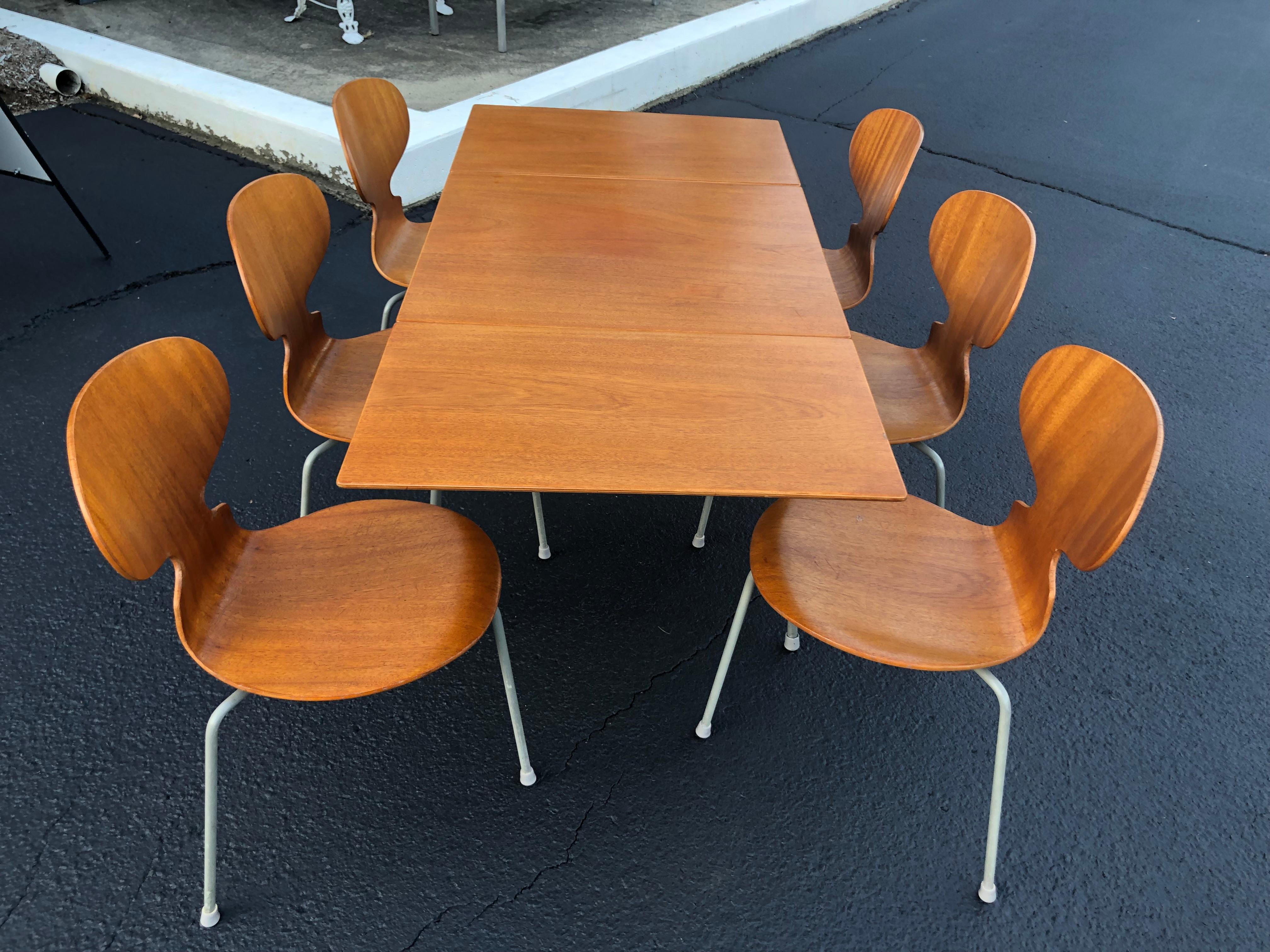 Mid-20th Century Rare Set of Six Arne Jacobsen Ant Chairs with Drop-Leaf Table