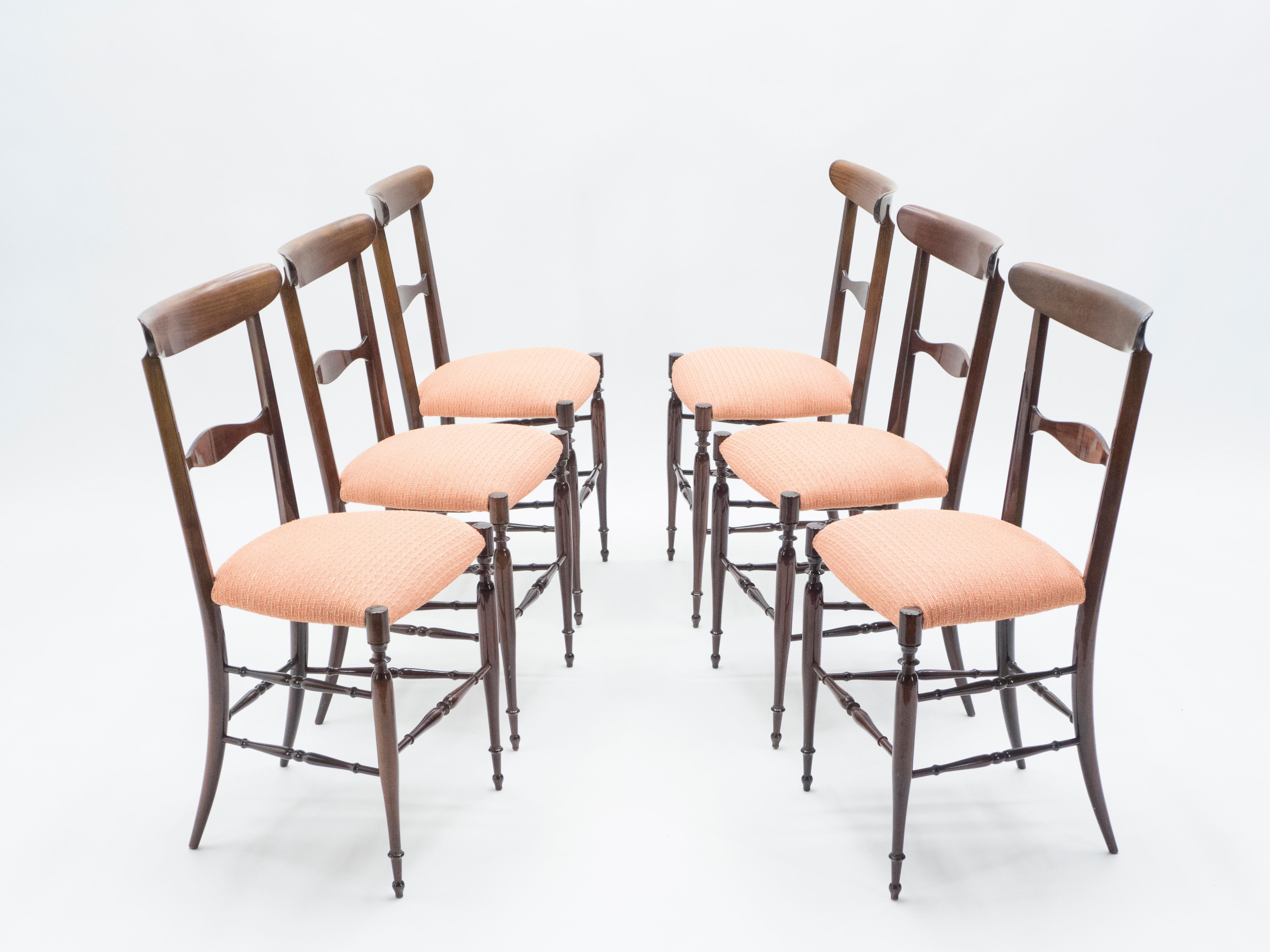 Bellissimo set di sei sedie italiane in legno di noce, modello 
