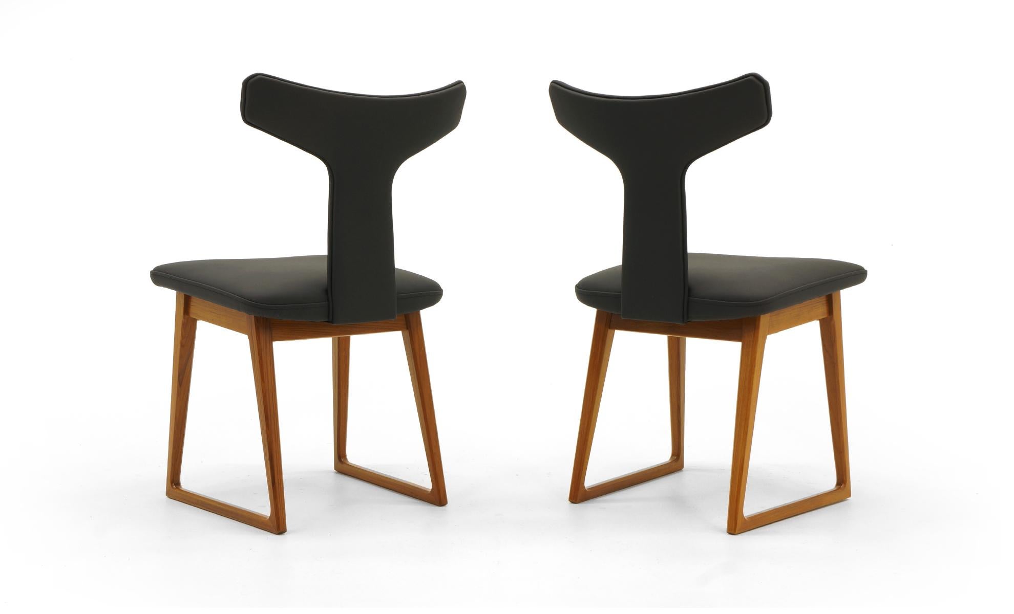 Rare Set of Six Dining Chairs by Arne Vodder for Sibast, Teak and Black Leather In Excellent Condition In Kansas City, MO