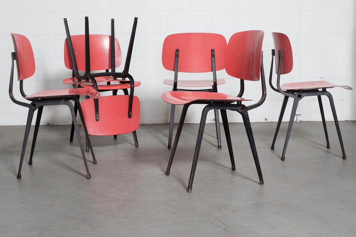Rare Set of Six Early Edition Red Friso Kramer Revolt Chairs with Black Frames For Sale 8