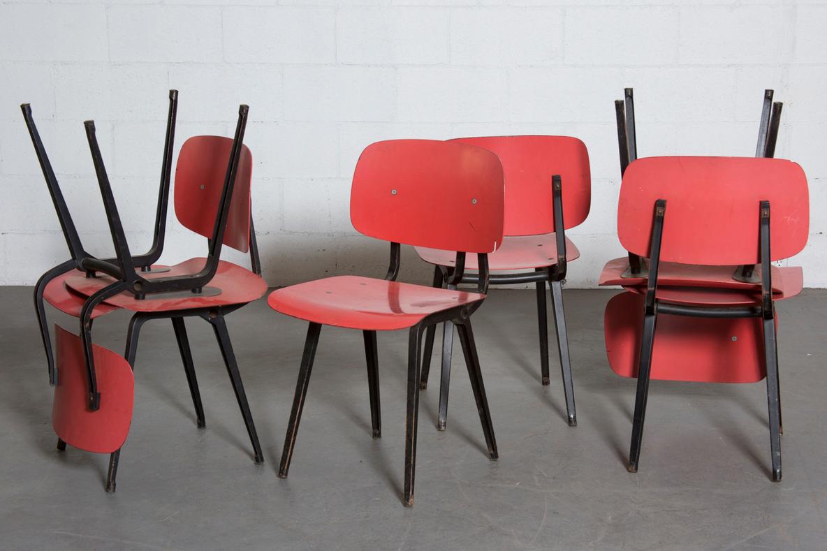 Rare Set of Six Early Edition Red Friso Kramer Revolt Chairs with Black Frames For Sale 9