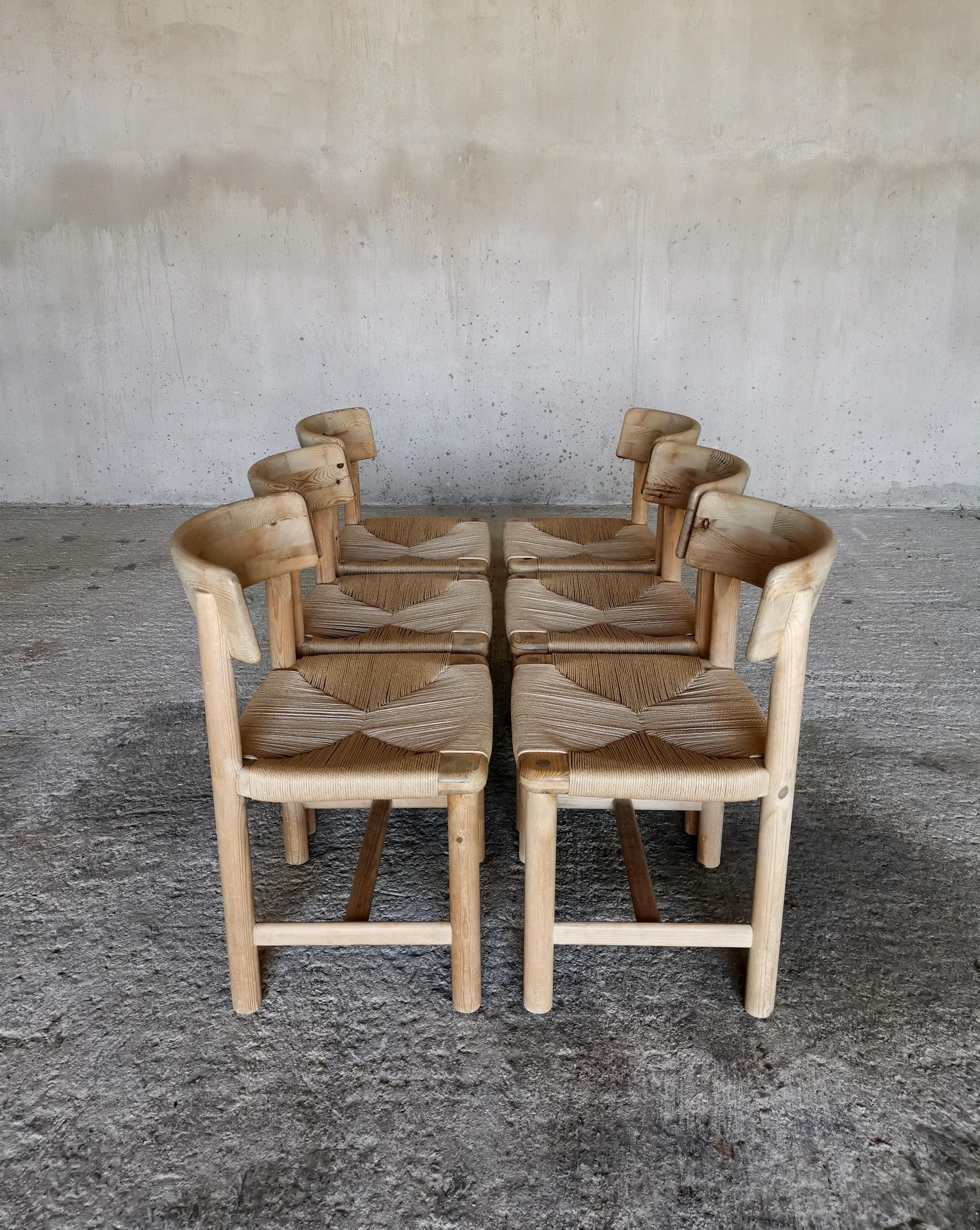 Scandinavian Modern Rare set of six Friis & Moltke Dining Chairs in solid Oregon Pine. Denmark 1970s For Sale