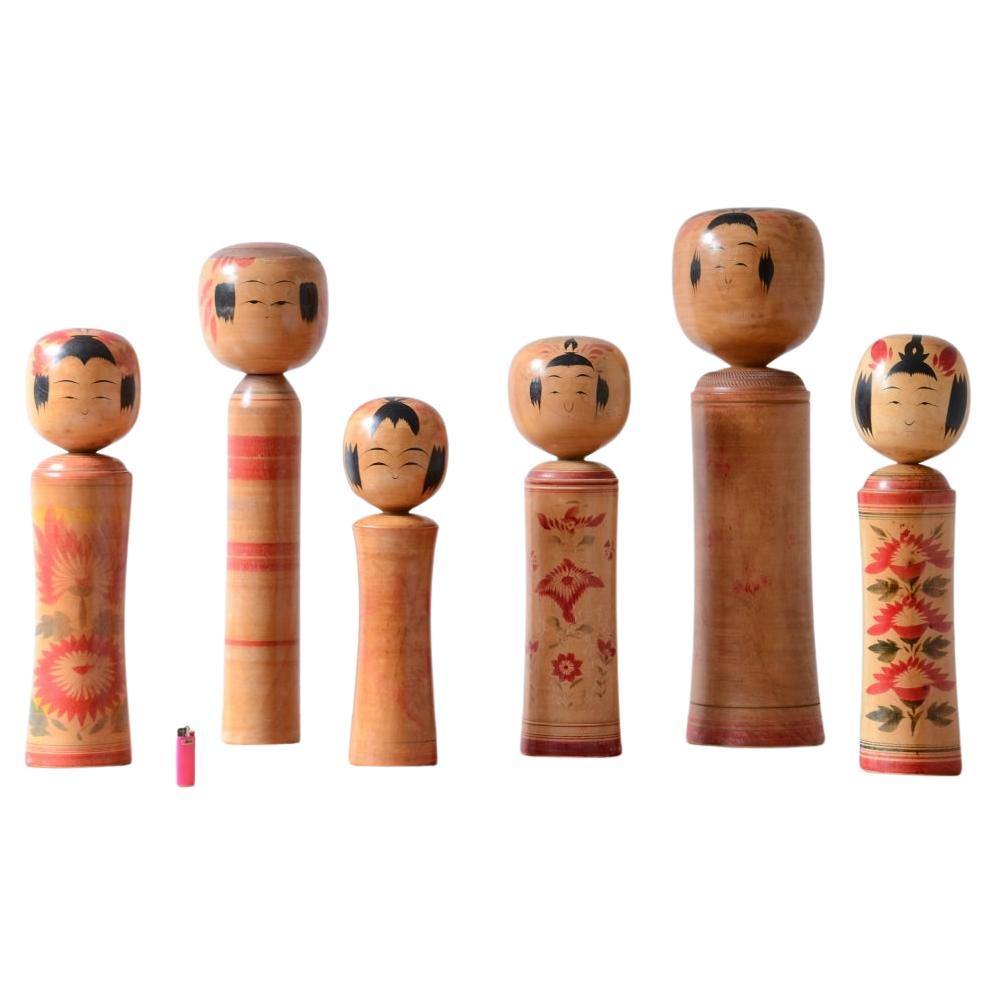 Raro set di sei grandi kokeshi in vendita
