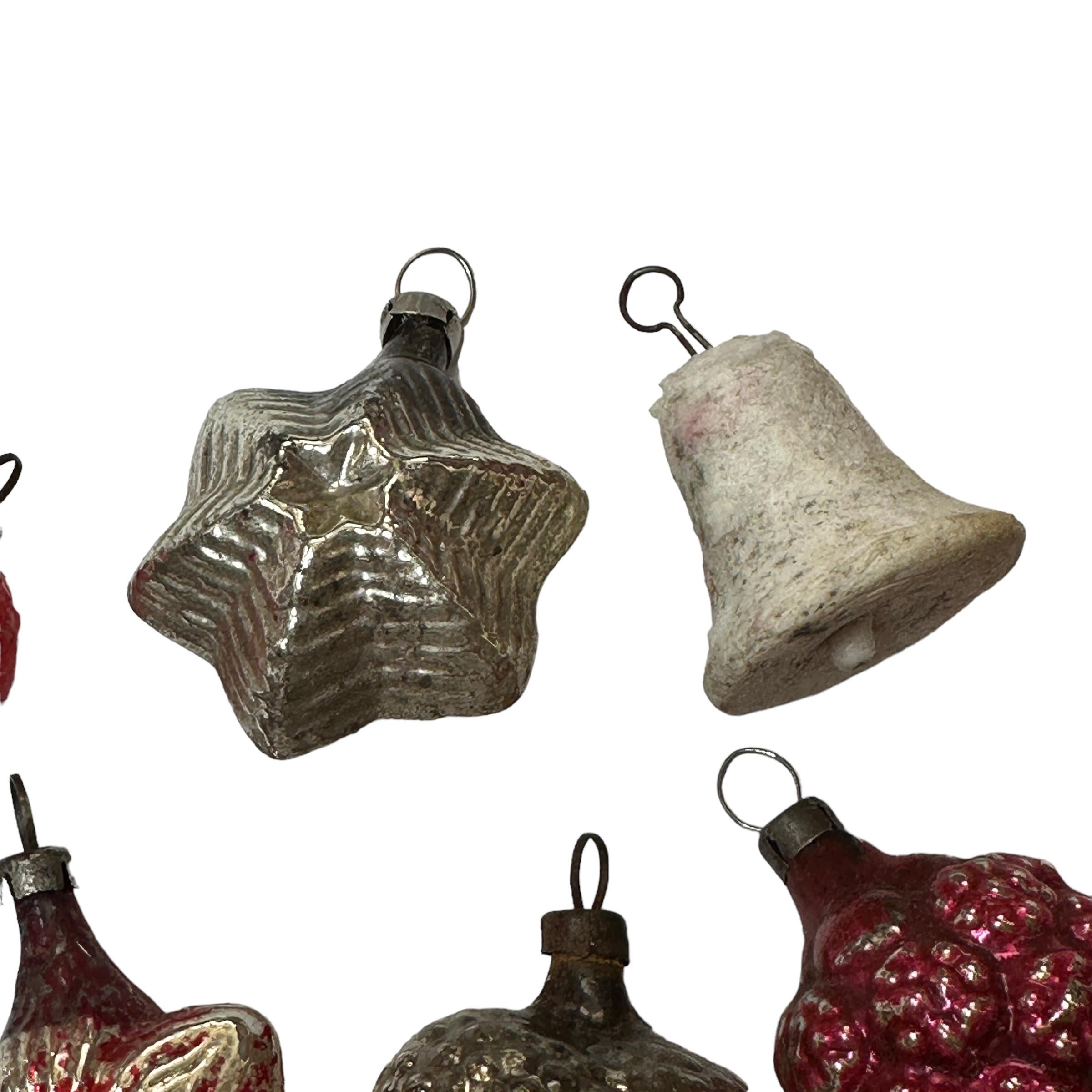 Rare ensemble de six ornements de Noël vintage en verre mercuré et coton, années 1910 Bon état - En vente à Nuernberg, DE