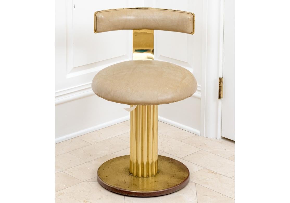 Design For Leisure produzierte nicht nur  herausragende  Qualität in der Herstellung ihrer Möbel, sondern wirklich Luxe Styling mit einem Schwerpunkt auf Komfort. Dieser Satz von sechs Esszimmerstühlen  haben ein klassisches postmodernes Design mit