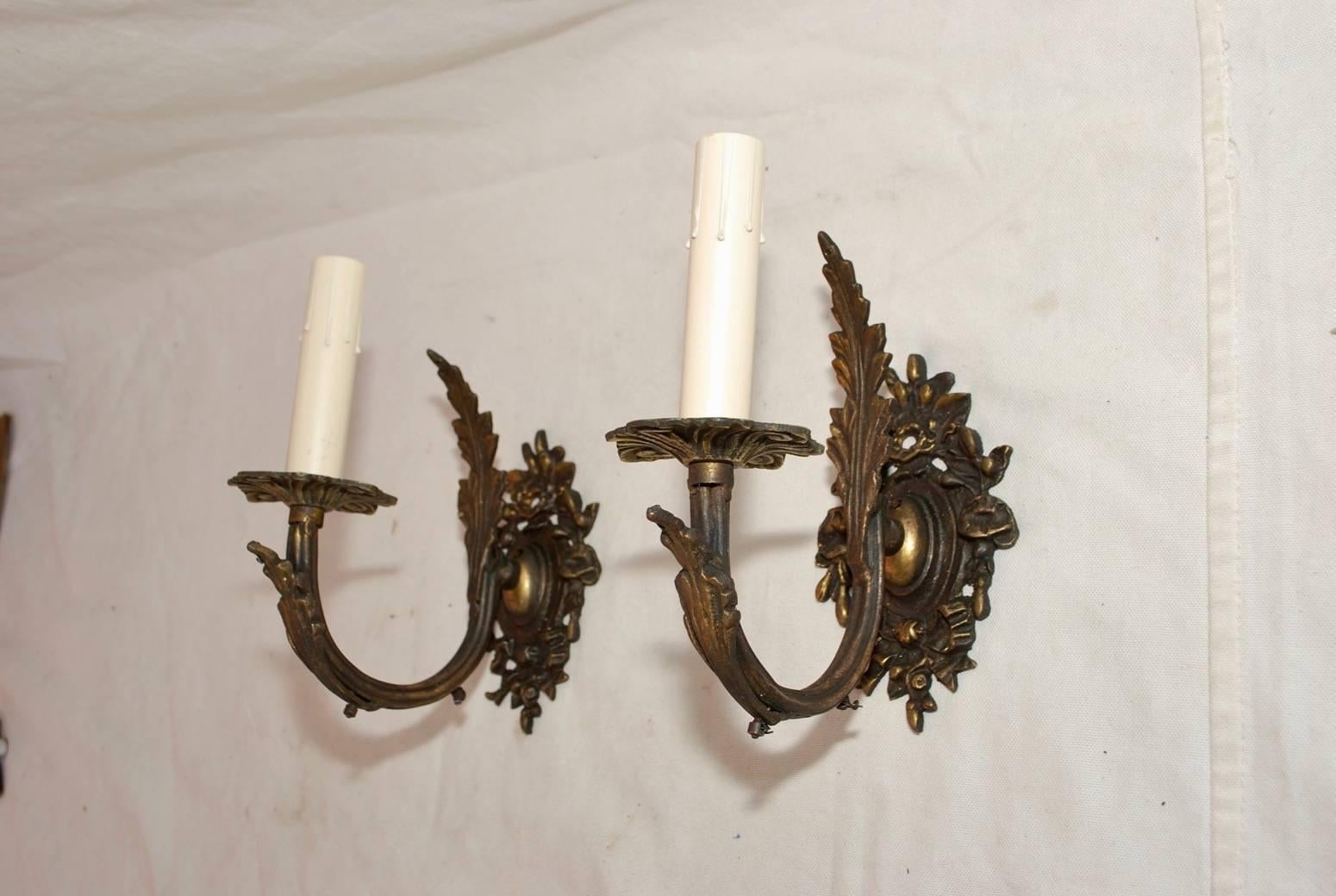 A rare and beautiful set of ten French sconces, we could sell them by the pair, but the price is for the set of ten, we have also another set of 14 sconces but with single arms, crystal can be added to the sconces.

 