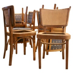 Raro juego de sillas de bistro Thonet de madera curvada sin tapizar, etiquetadas y estampadas