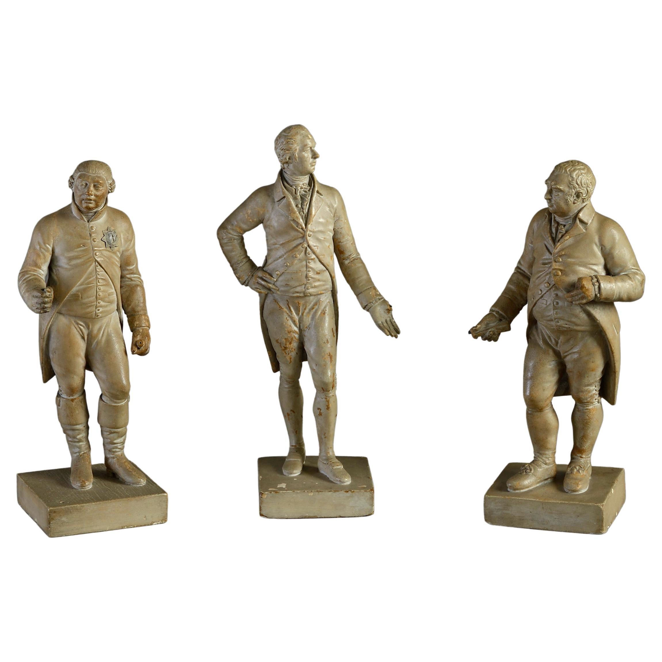 Rare ensemble de trois figurines en plâtre de style Regency  en vente