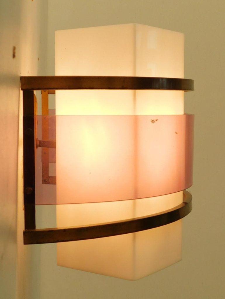 Milieu du XXe siècle Rare ensemble de trois appliques conçu par Oscar Torlasco pour Stilux Milano. Italie. en vente