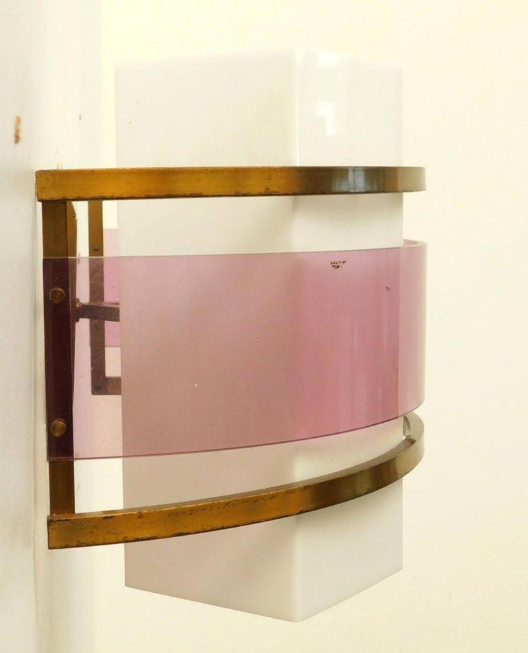 Lucite Rare ensemble de trois appliques conçu par Oscar Torlasco pour Stilux Milano. Italie. en vente