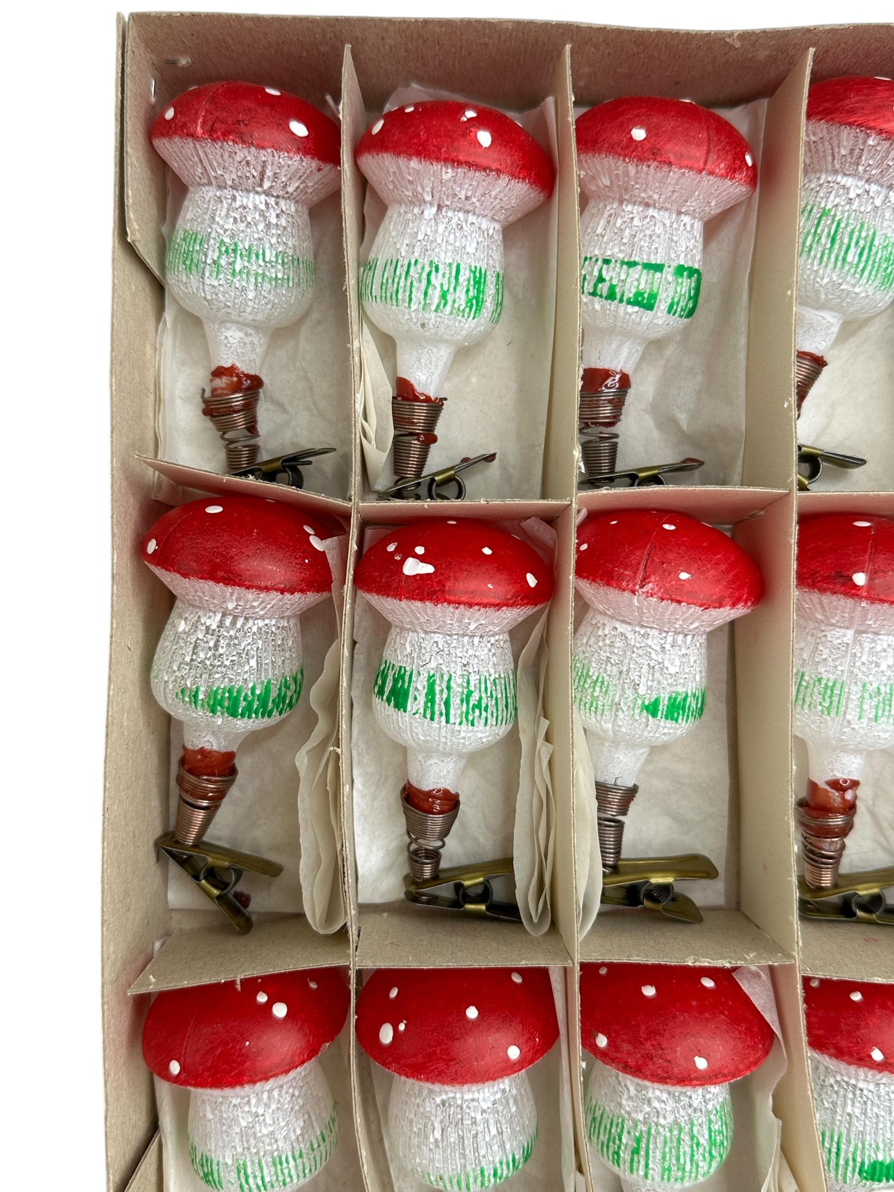 Rare Set of Twelve Mushroom Clip-On Christmas Ornaments Vintage, German, 1940s For Sale 10