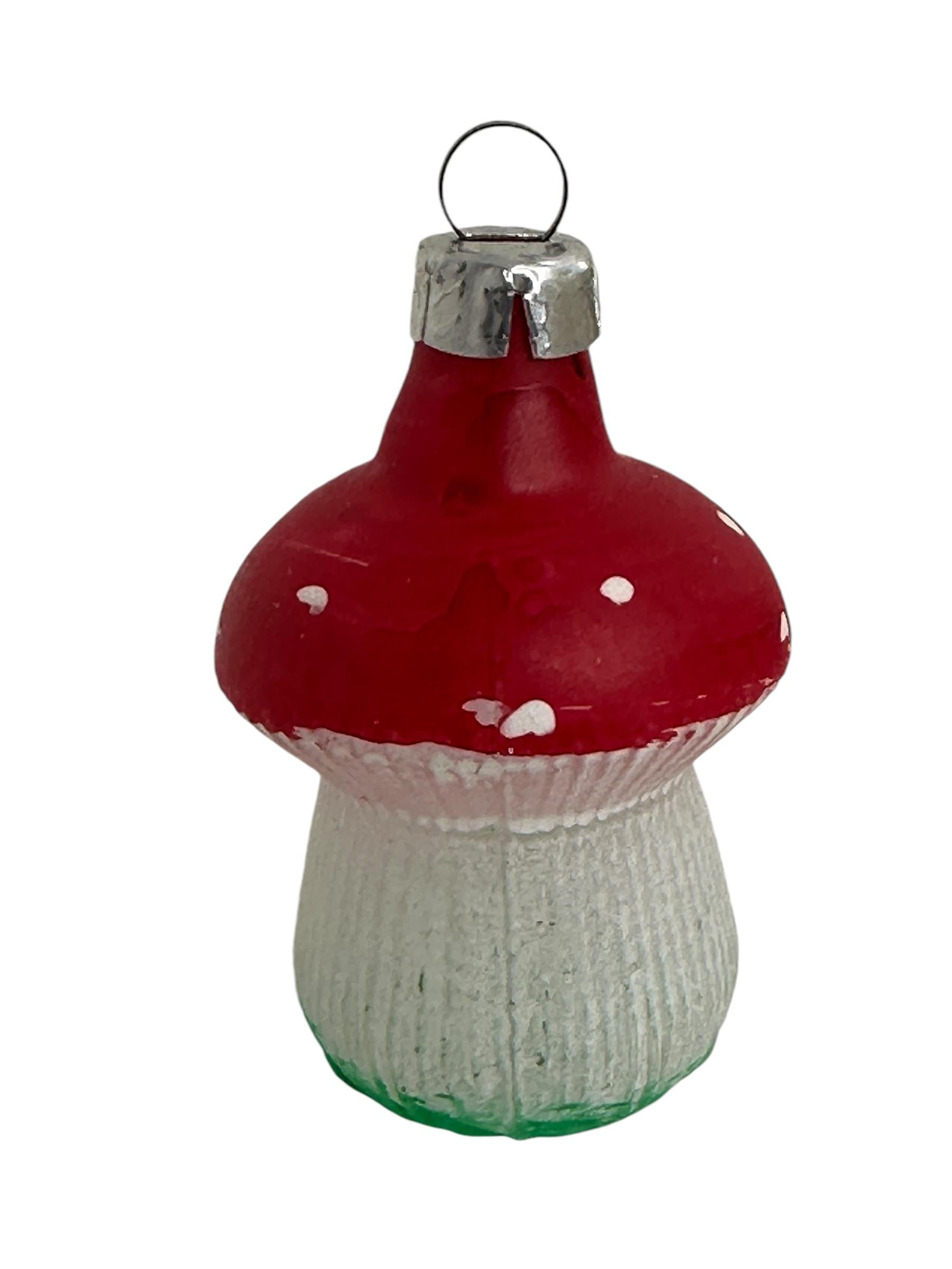 Rare Set of Twelve Toadstool Mushroom Christmas Ornaments Vintage, German, 1940s For Sale 3
