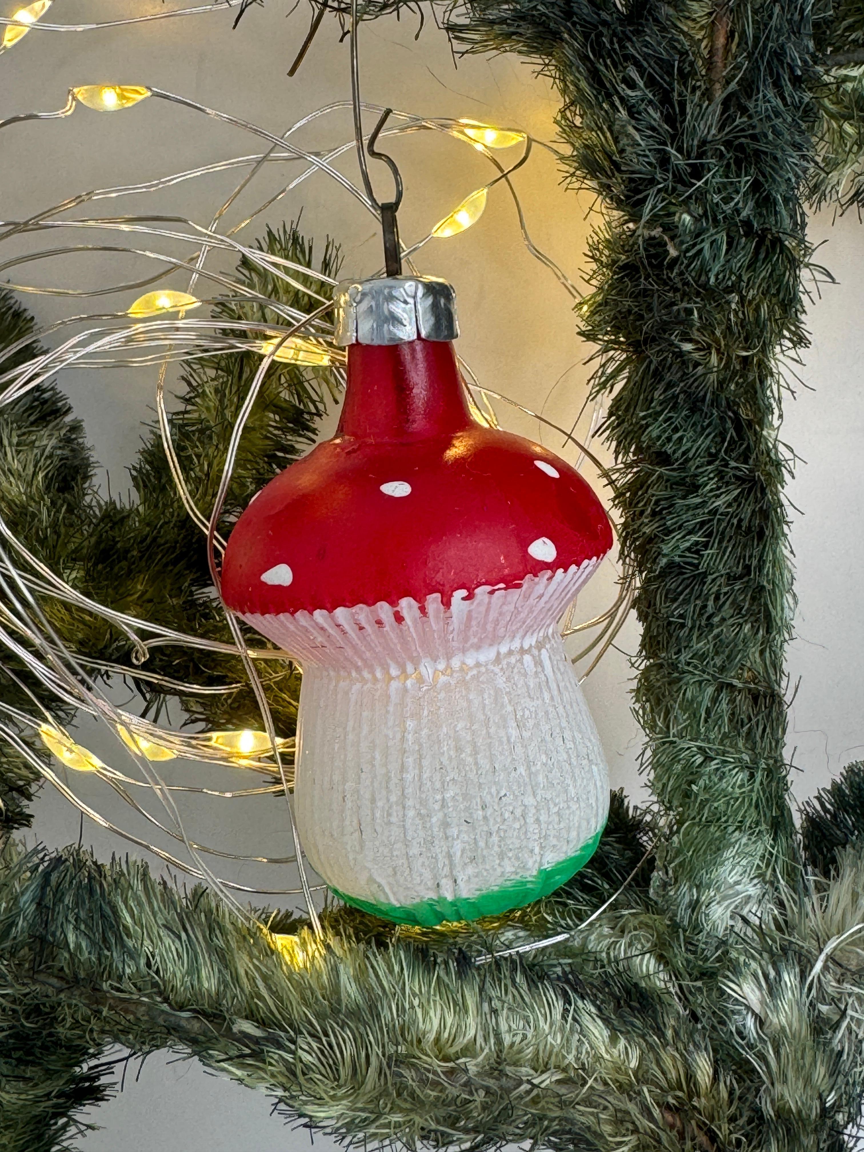 Folk Art Rare Set of Twelve Toadstool Mushroom Christmas Ornaments Vintage, German, 1940s For Sale