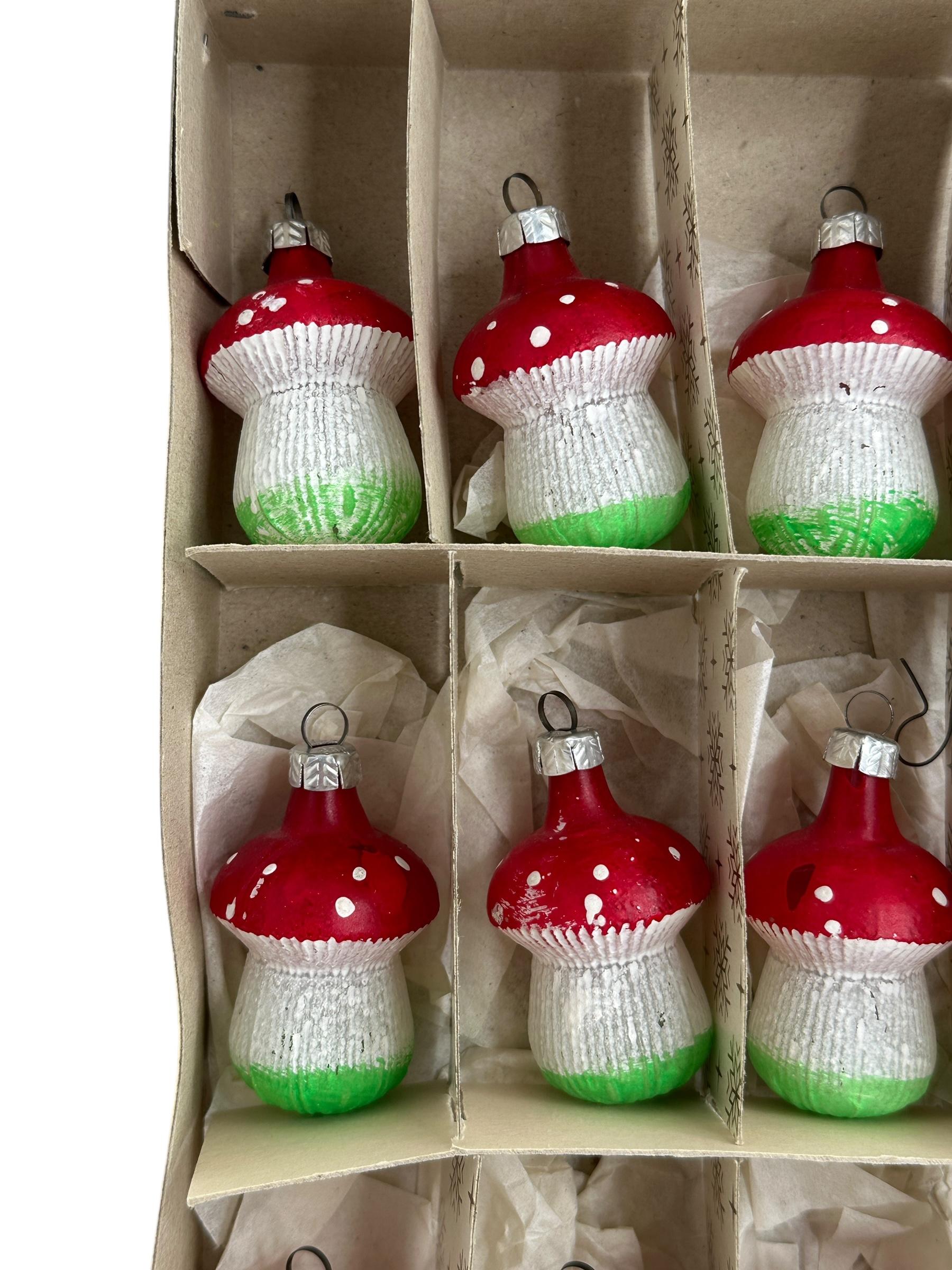 Mid-20th Century Rare Set of Twelve Toadstool Mushroom Christmas Ornaments Vintage, German, 1940s For Sale