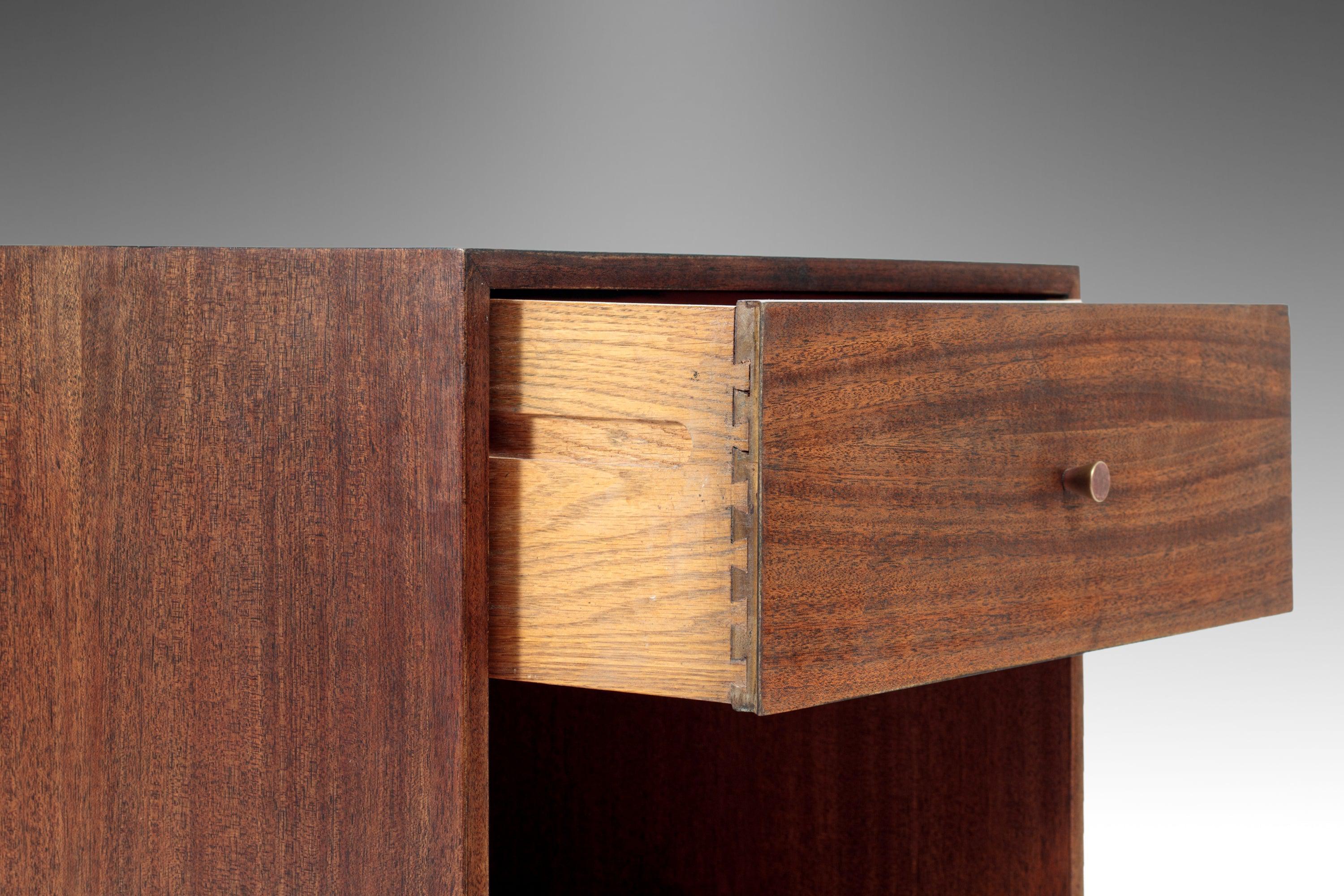 Set of Two '2' Mid-Century Modern End Tables in Mahogany by Harvey Probber, 1960 For Sale 5
