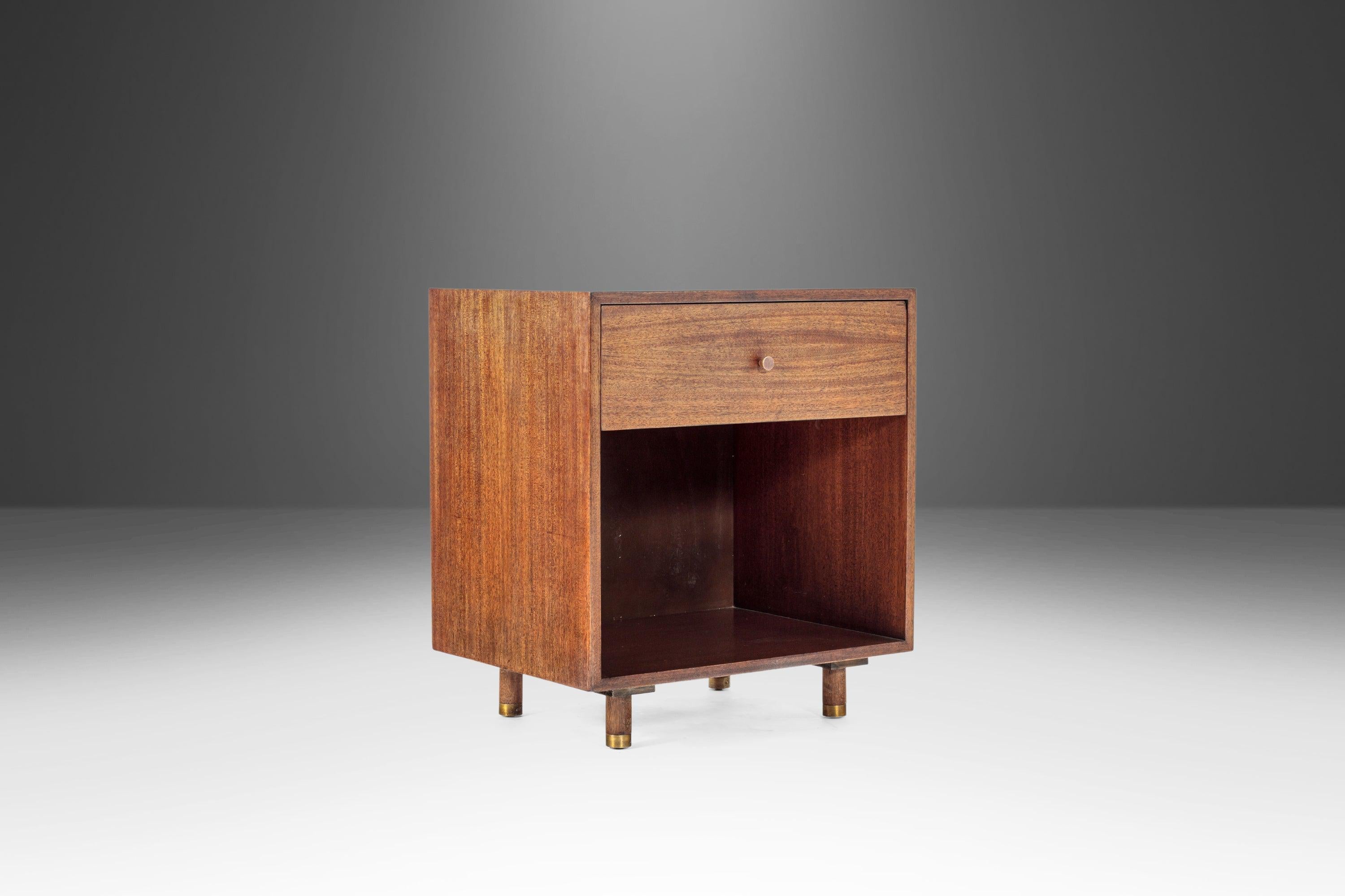 American Set of Two '2' Mid-Century Modern End Tables in Mahogany by Harvey Probber, 1960 For Sale