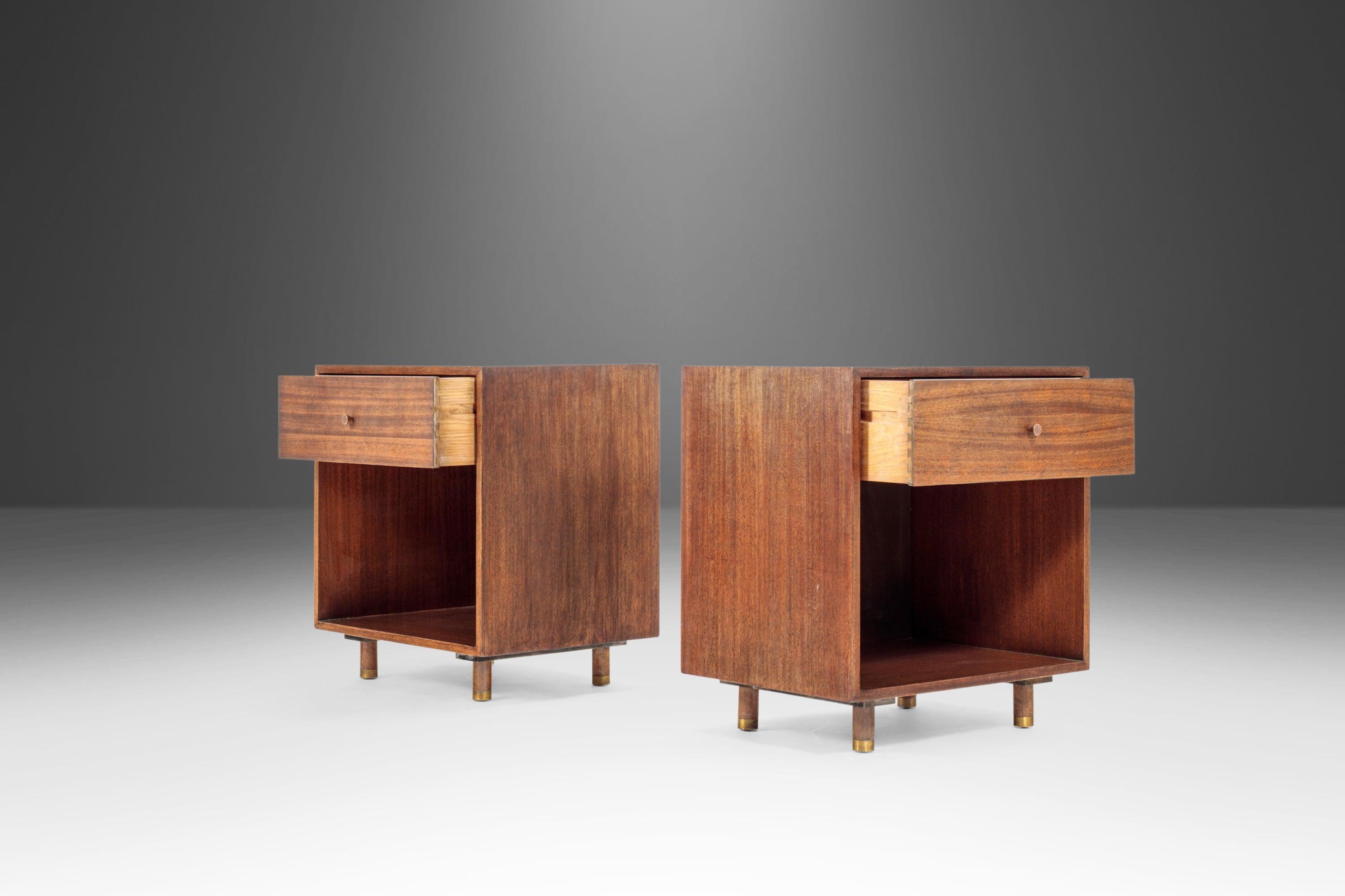Set of Two '2' Mid-Century Modern End Tables in Mahogany by Harvey Probber, 1960 For Sale 1