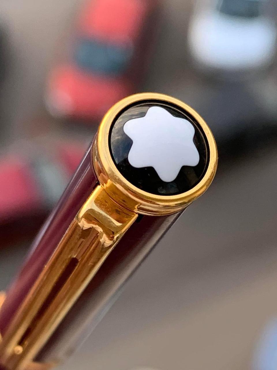 Rare Ensemble de Deux Montblanc Noblesse Oblige Red GT Stylo Plume et Stylo Mécanique Excellent état - En vente à Toronto, CA