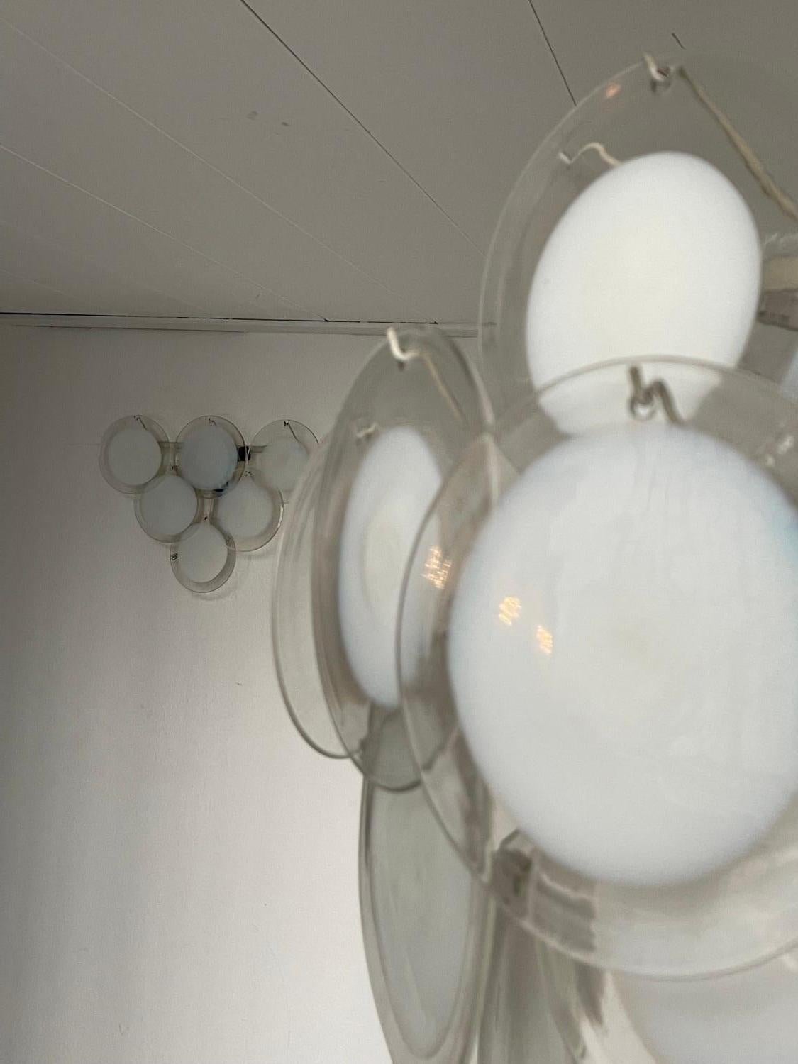 Rare ensemble de deux appliques en verre de Murano et un lustre suspendu de Gino Vistosi en vente 2