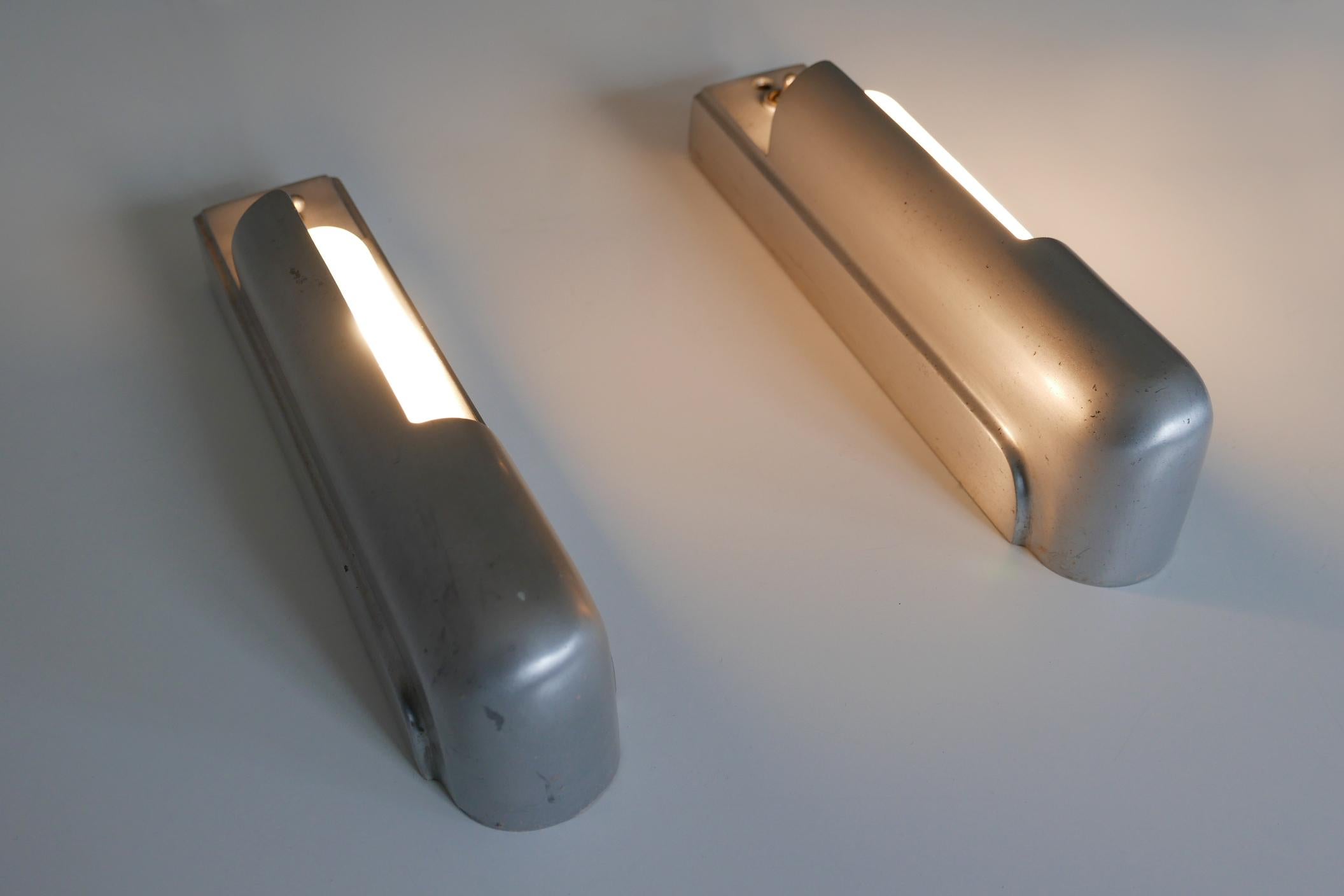 Rare Set of Two Streamline Cruise Ship Cabin Sconces by The Simes Co NY, 1930s For Sale 2