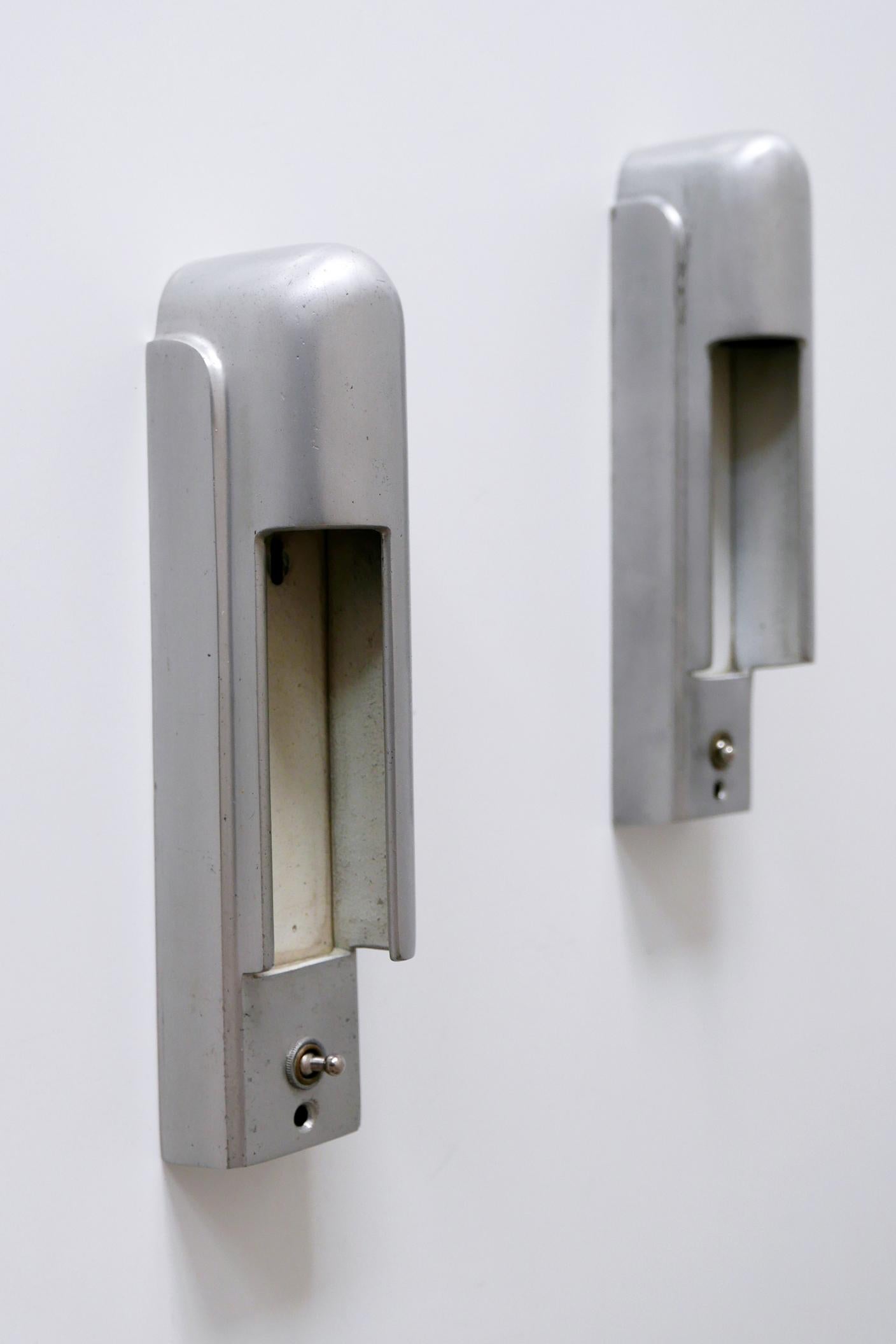 Rare Set of Two Streamline Cruise Ship Cabin Sconces by The Simes Co NY, 1930s For Sale 5