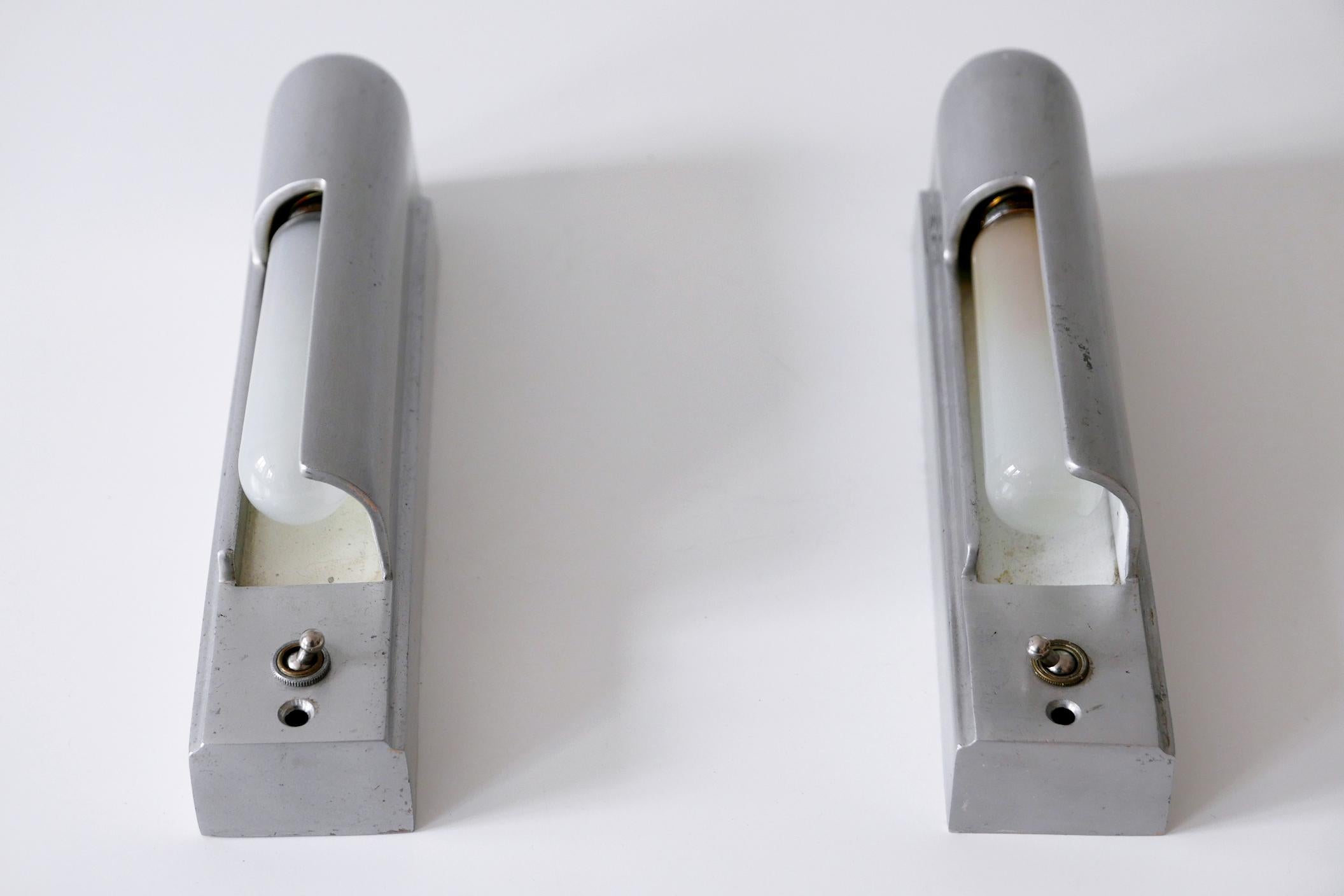 Rare Set of Two Streamline Cruise Ship Cabin Sconces by The Simes Co NY, 1930s For Sale 6