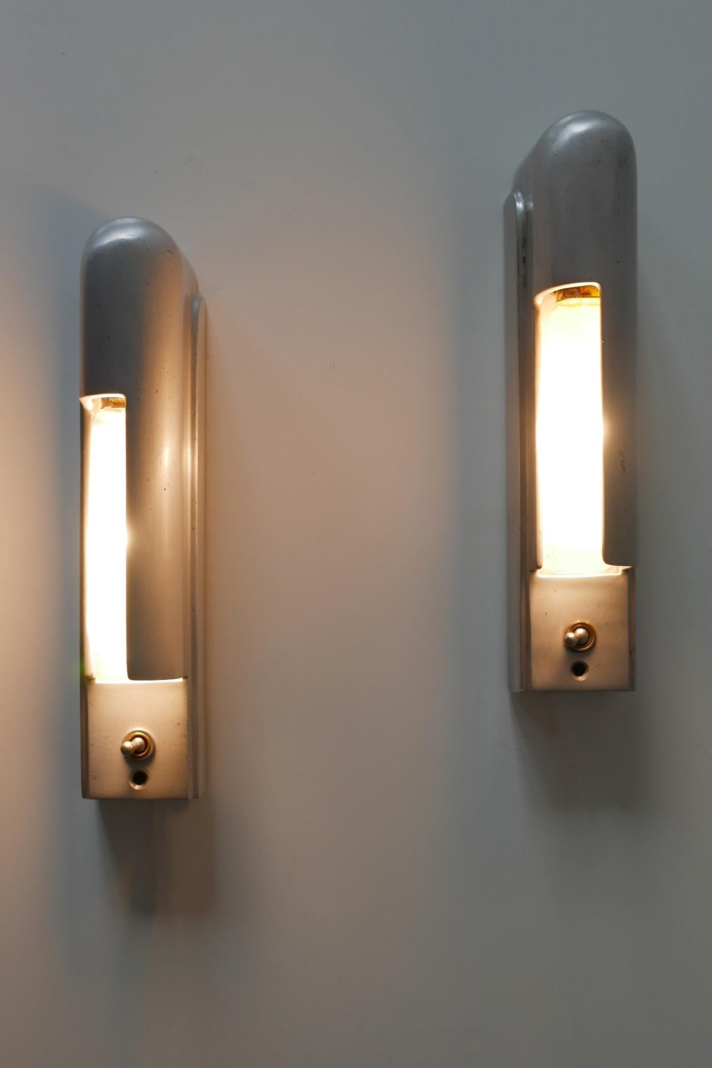 Mid-Century Modern Rare Set of Two Streamline Cruise Ship Cabin Sconces by The Simes Co NY, 1930s For Sale